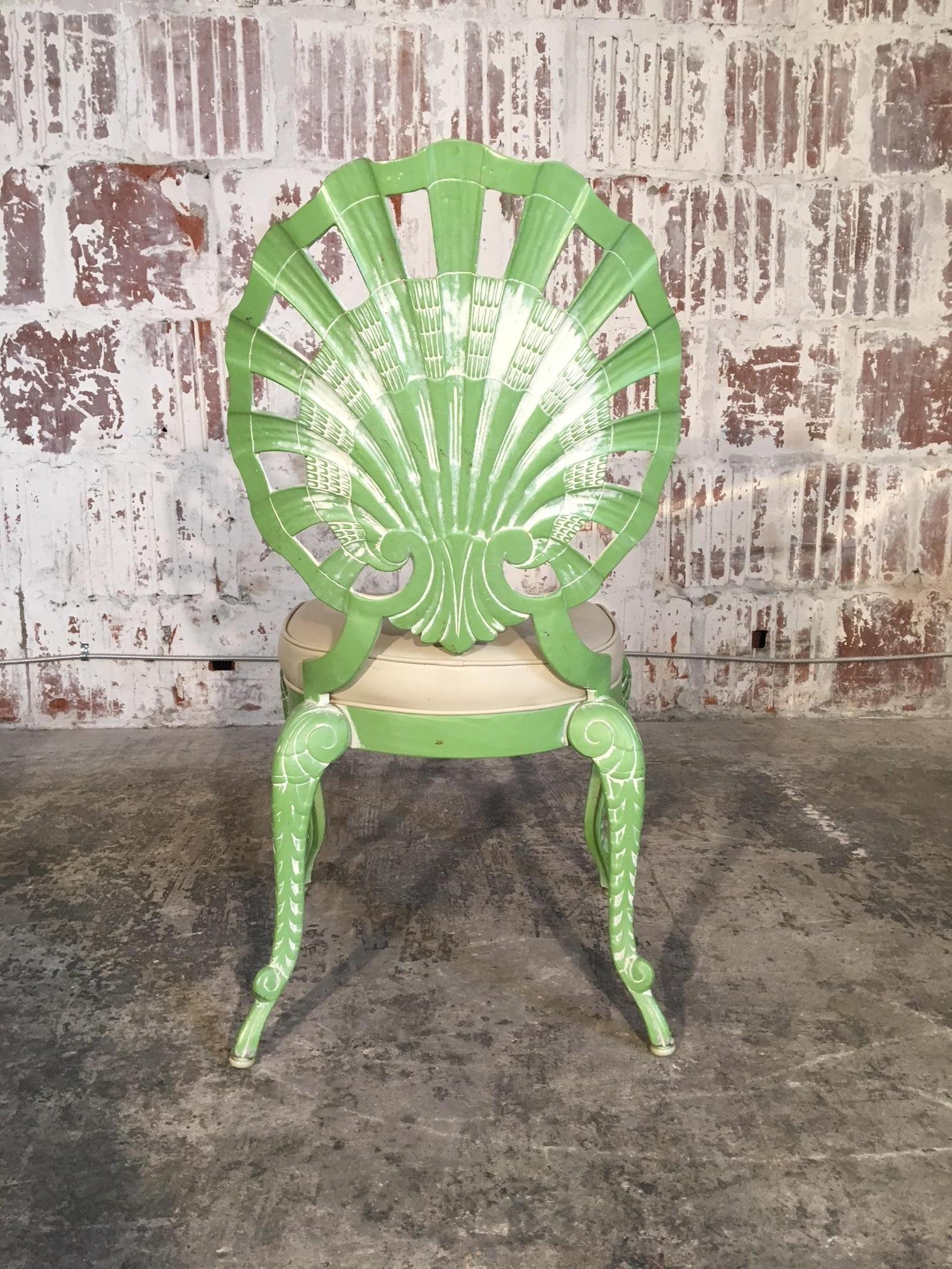 Set of 4 Shell Back Grotto Chairs in Cast Aluminium by Brown Jordan In Good Condition In Jacksonville, FL