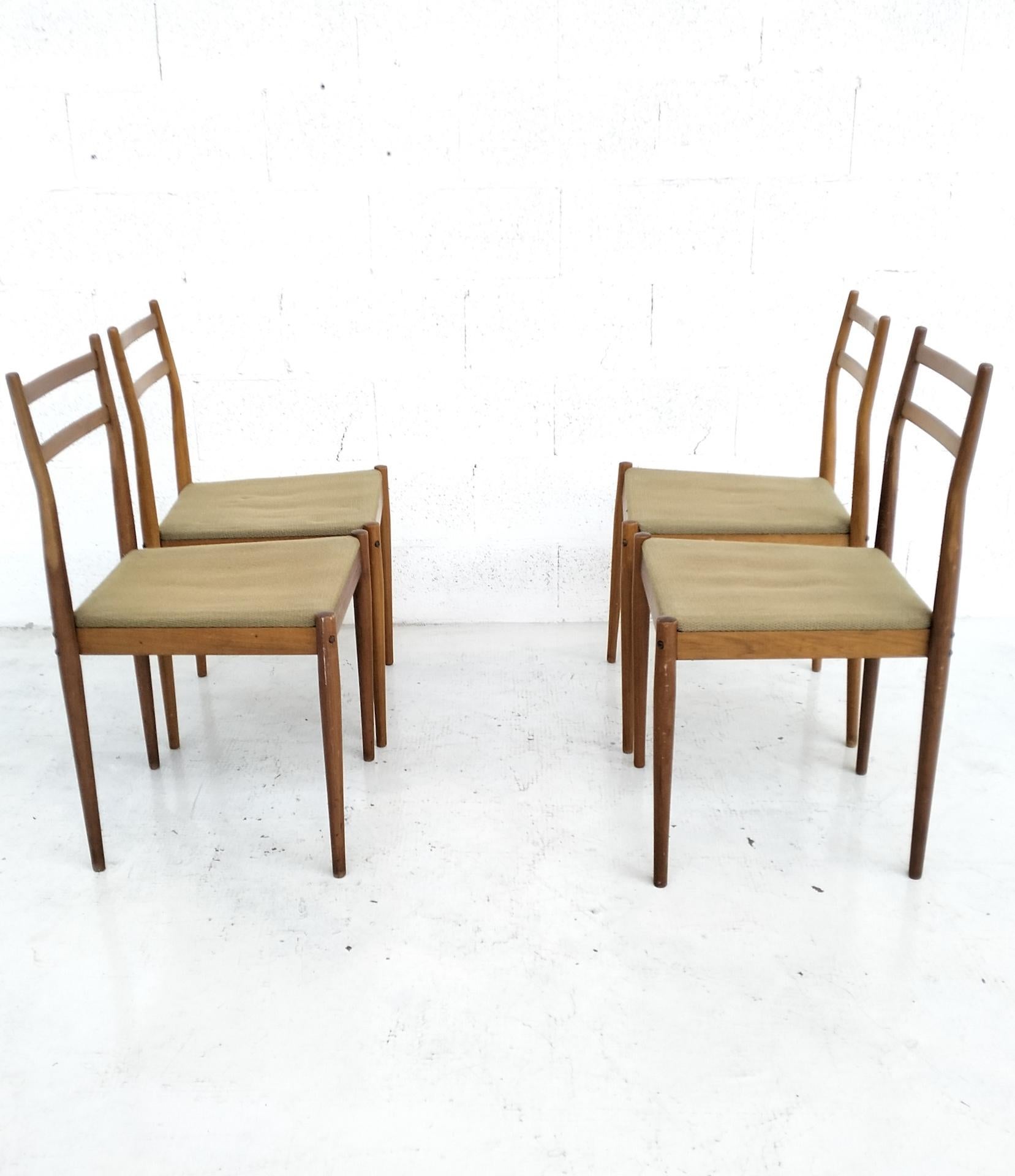 italien Ensemble de 4 chaises d'appoint attribuées à Gio Ponti pour Reguitti 50's en vente