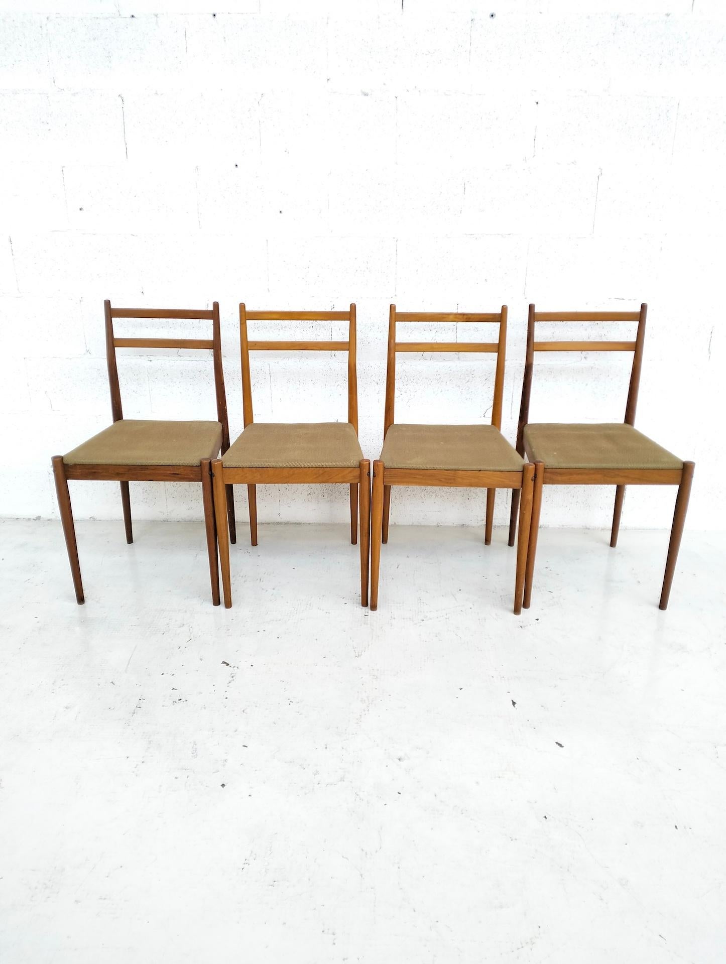 Milieu du XXe siècle Ensemble de 4 chaises d'appoint attribuées à Gio Ponti pour Reguitti 50's en vente