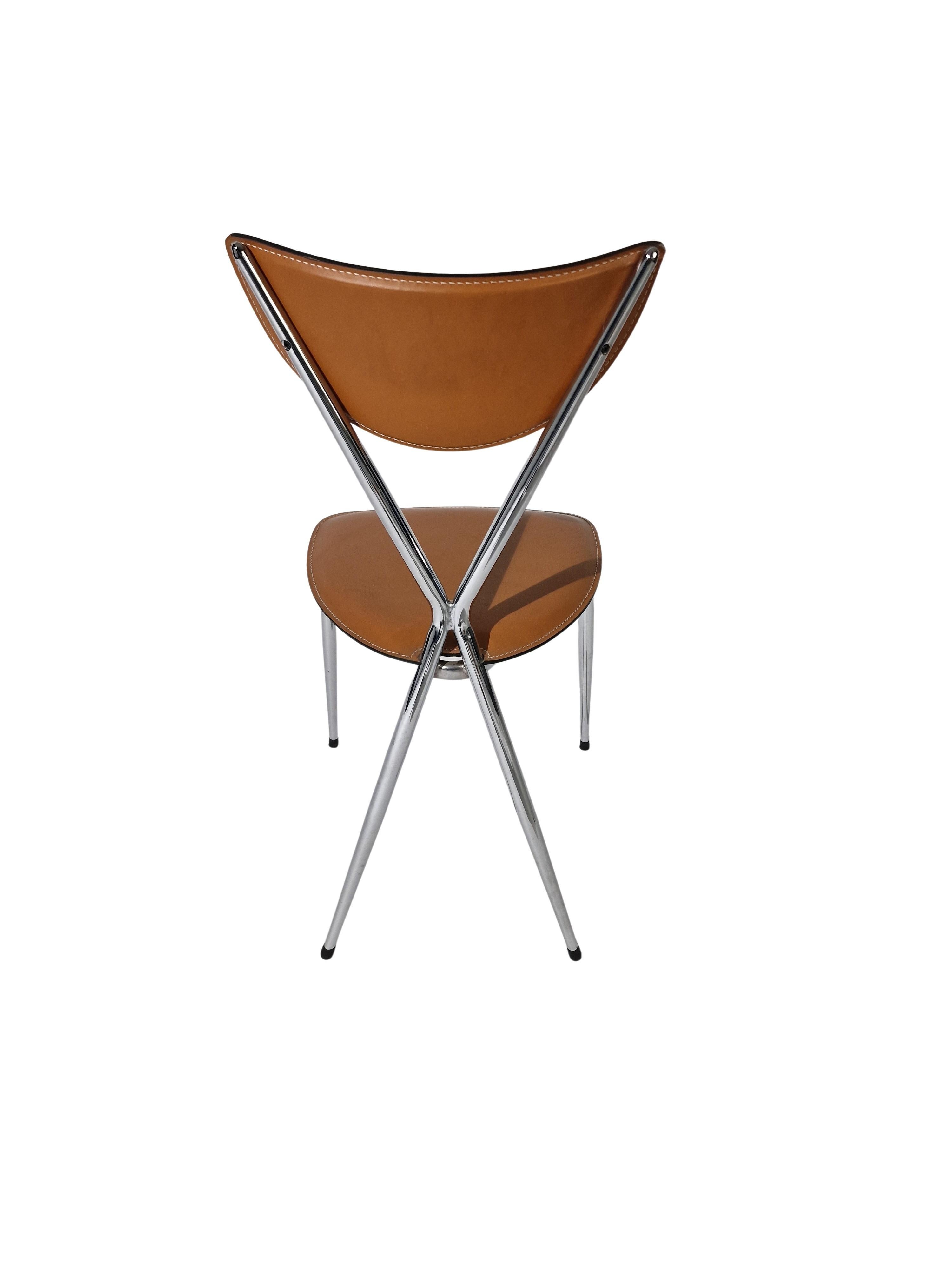 Milieu du XXe siècle Ensemble de 4 chaises d'appoint Stiletto Bernadina, cuir chromé Arrben, Italie en vente