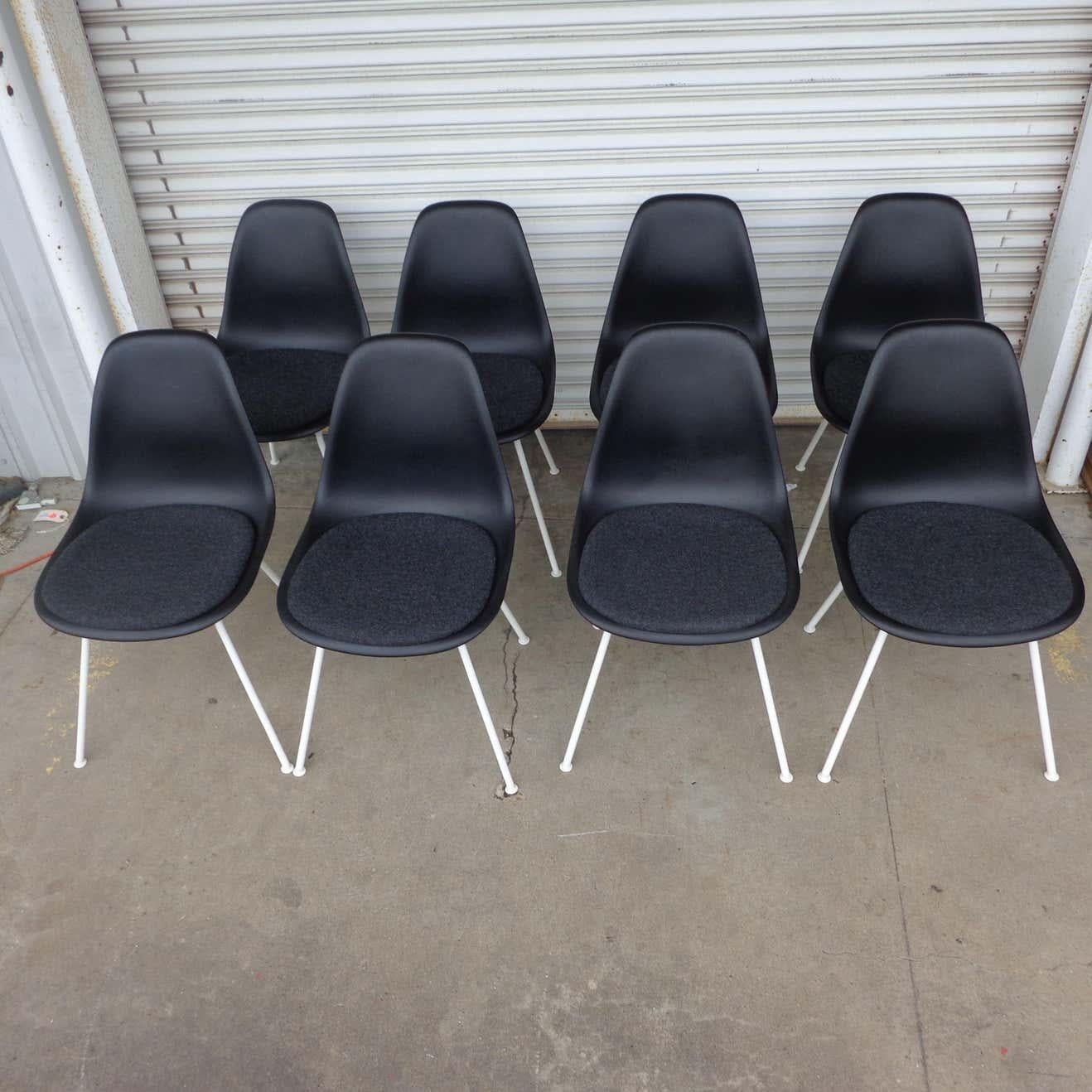 20th Century Set of 4 Signed Eames Herman Miller Shell Chairs For Sale