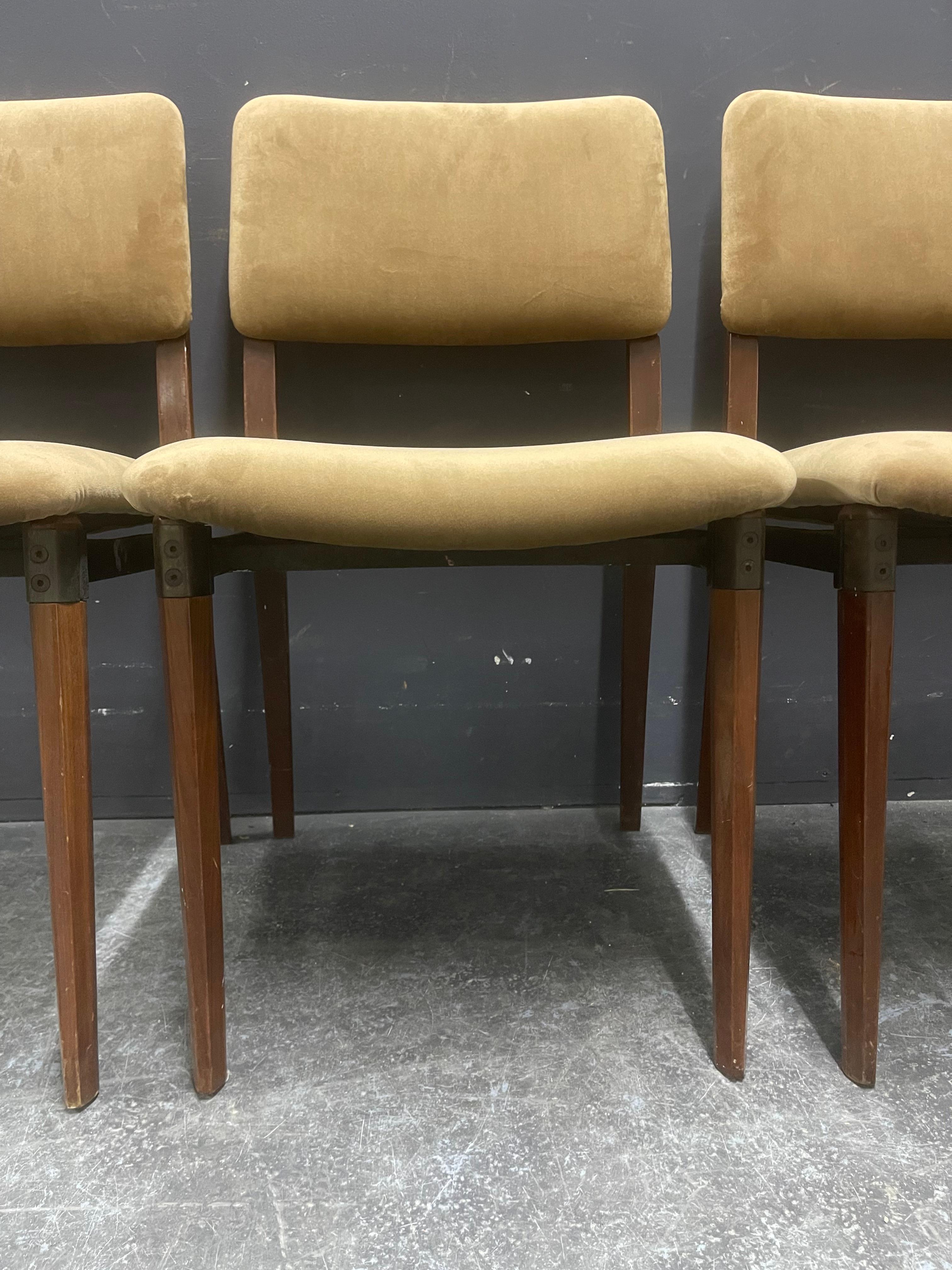 Satz von 4 signierten eugenio gerli S82 Stühlen von tecno (Metall) im Angebot