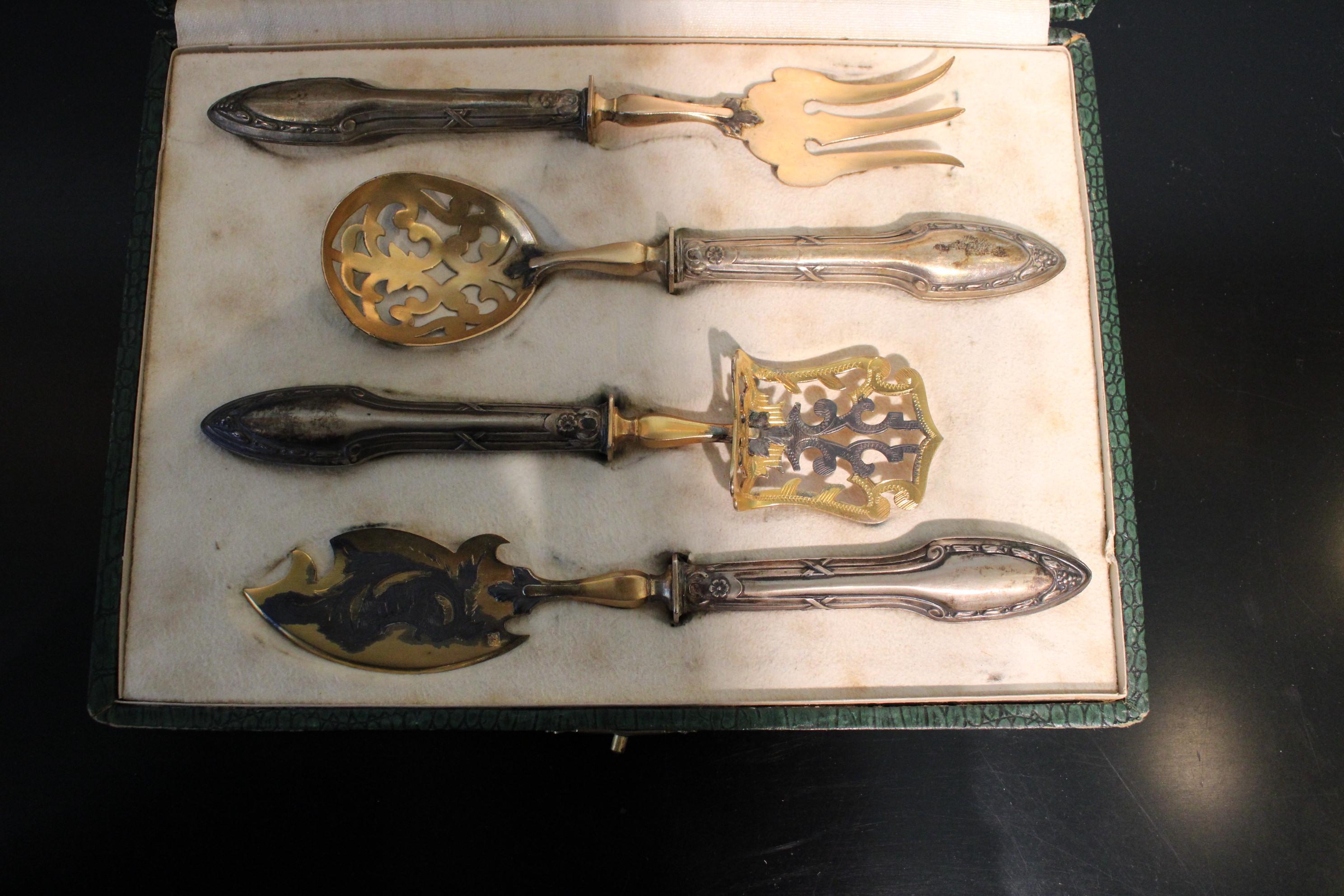 French Set of 4 old Cutlery in Box For Sale