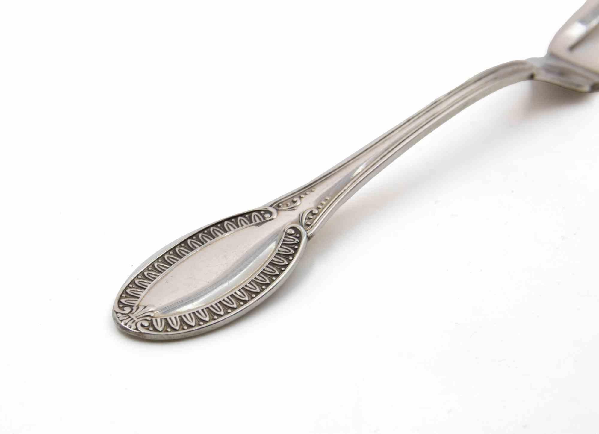 Ensemble de 4 fourchettes à poisson en argent réalisées par une manufacture italienne au milieu du 20ème siècle.

Poids : 0,075 Kg

Très bon état.