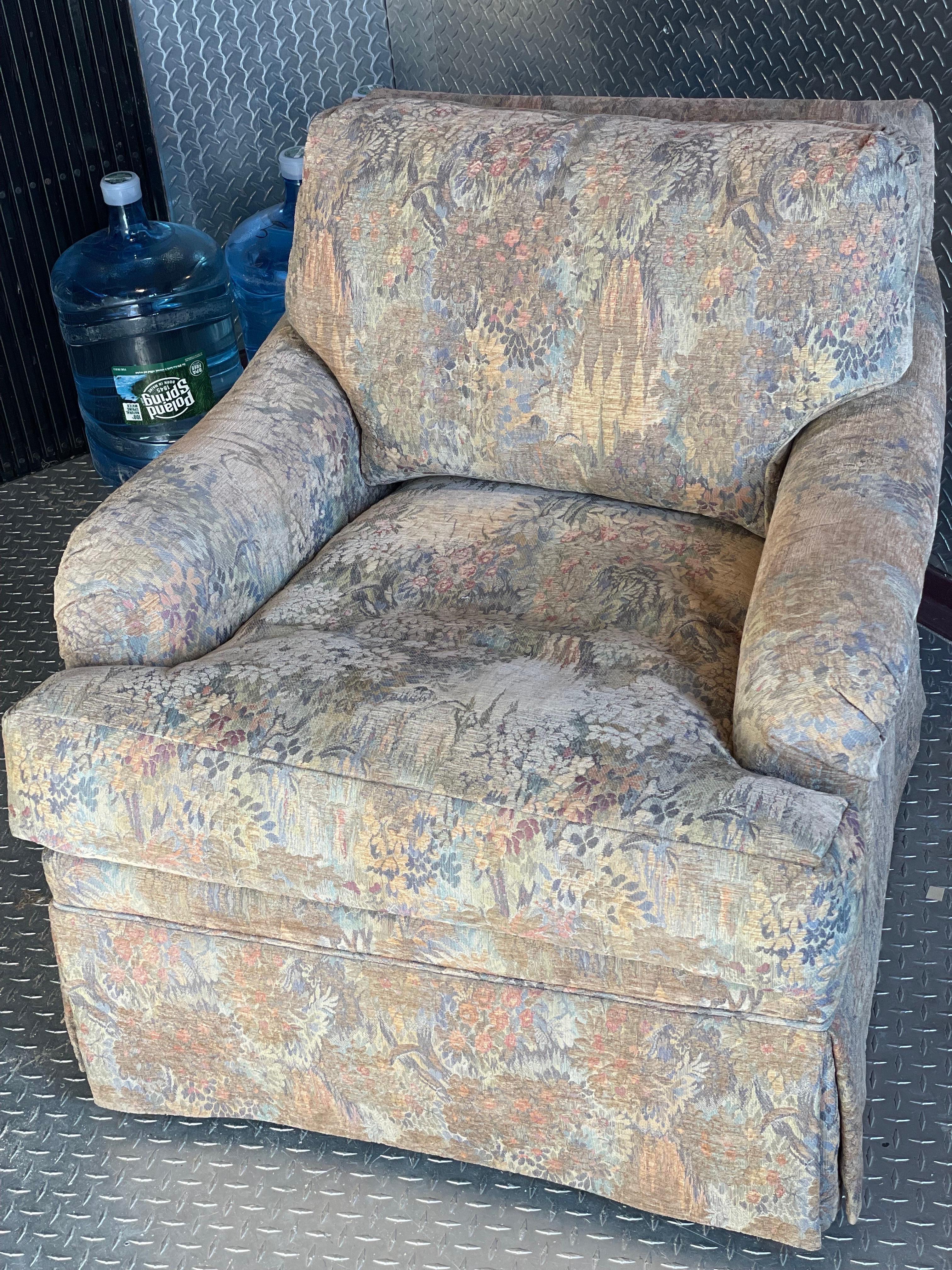 Set of 4 Skirted Bridgewater Style Club Chairs 3