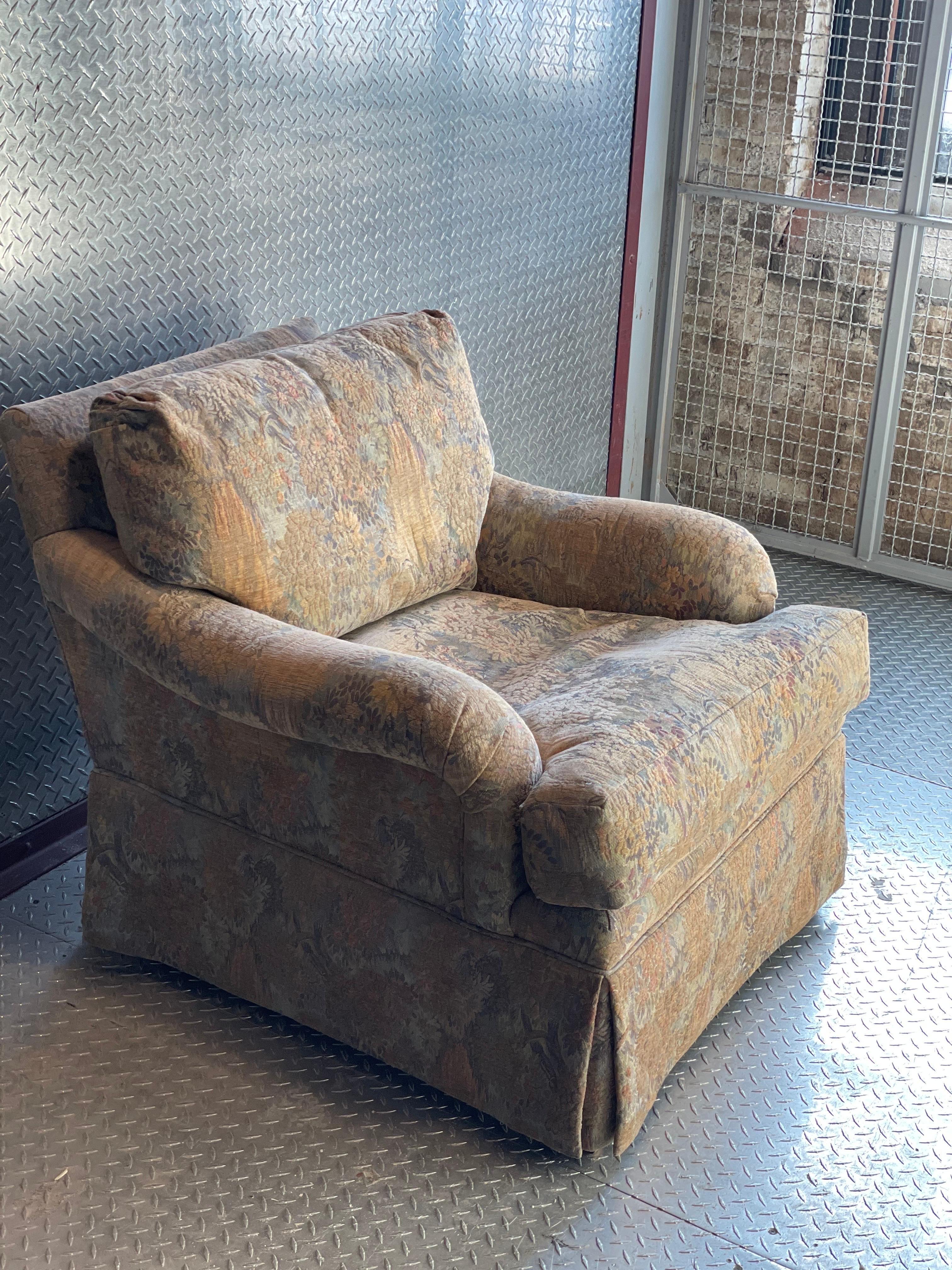 Set of 4 Skirted Bridgewater Style Club Chairs 5