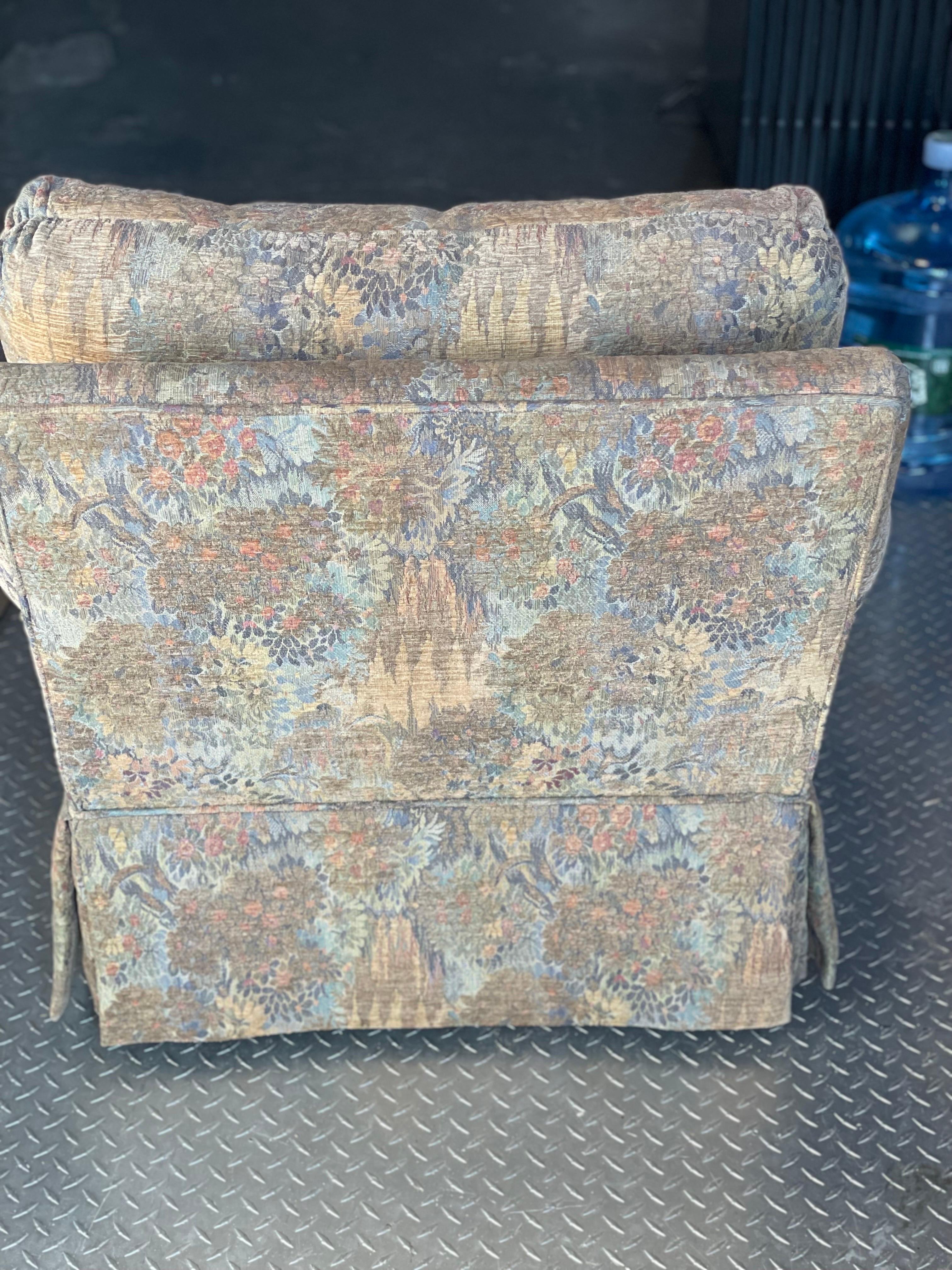 Set of 4 Skirted Bridgewater Style Club Chairs In Good Condition In Bronx, NY
