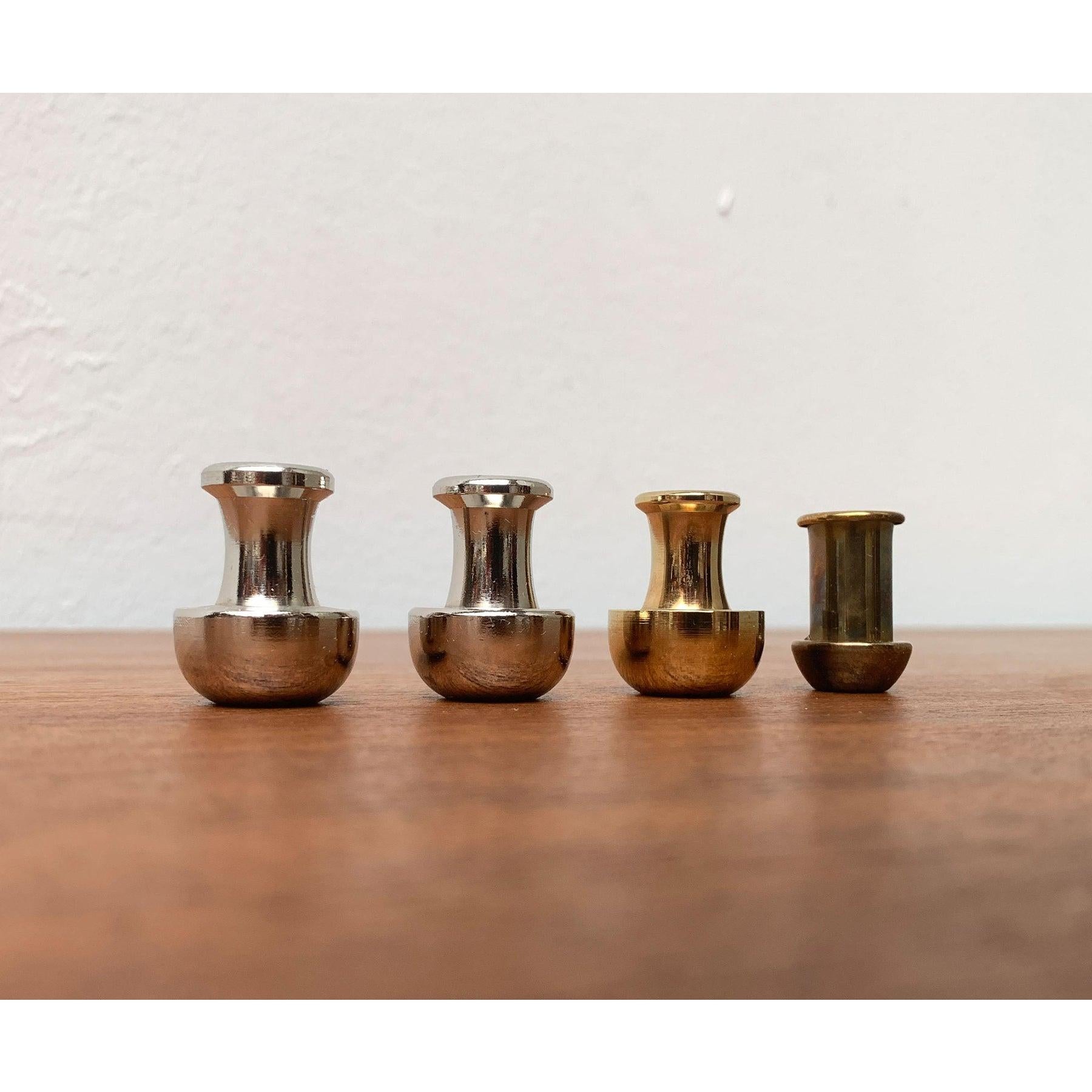 Juego de 4 ceniceros alemanes pequeños de mediados de siglo Metal en venta