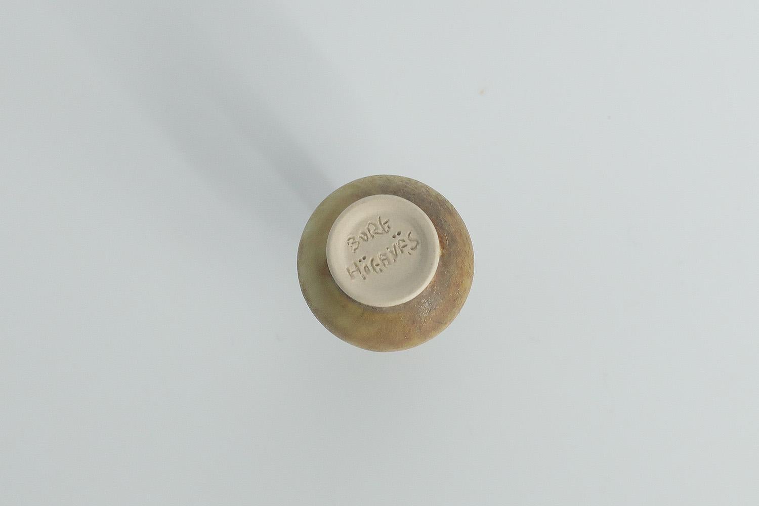 Satz von 4 kleinen skandinavisch-modernen Sammlervasen aus braunem Steingut aus der Jahrhundertmitte im Angebot 1