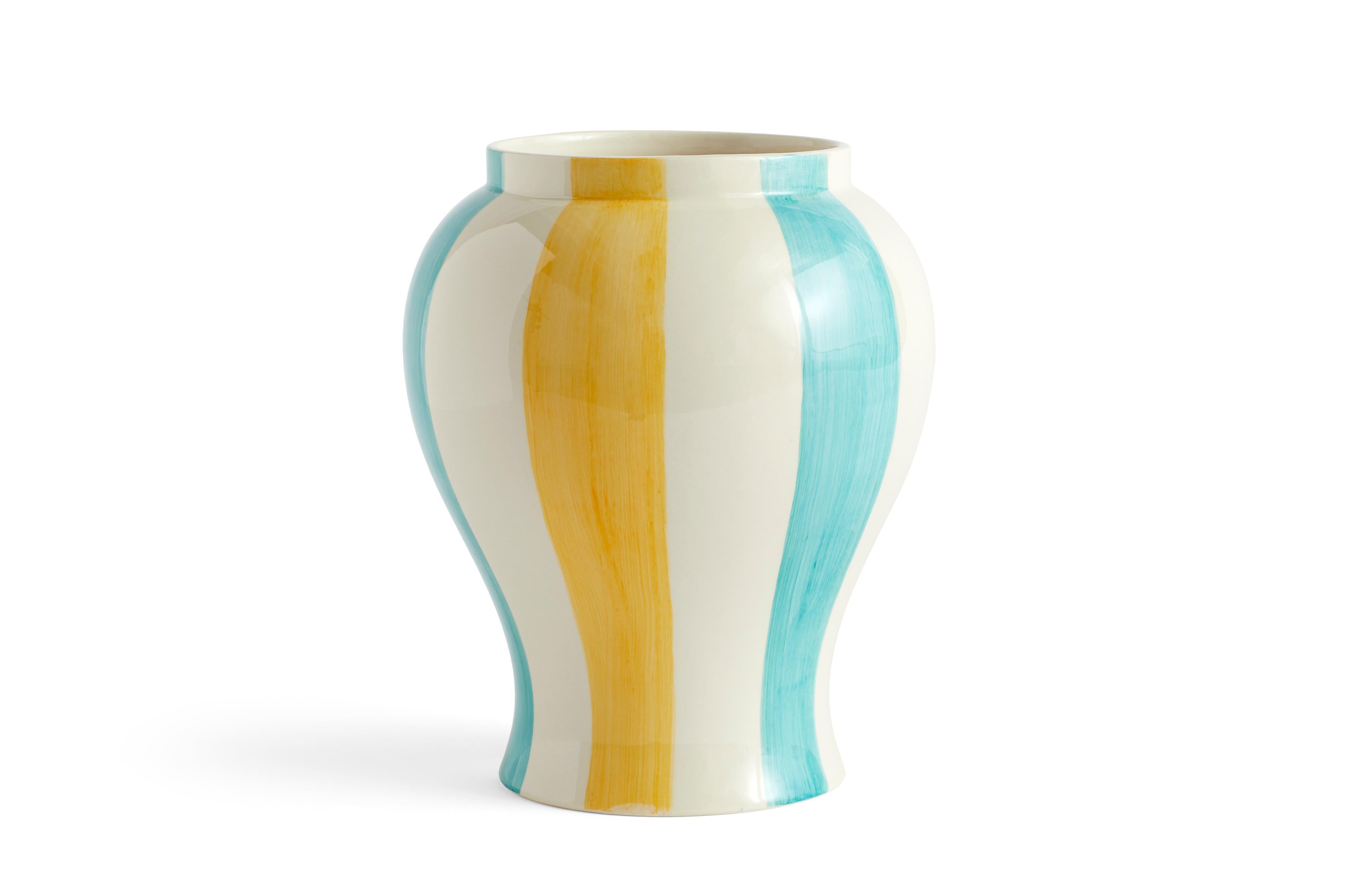 Scandinavo moderno Set di 4 vasi a strisce Sobremesa, grandi - Verde & Giallo - di Laila Gohar per Hay in vendita