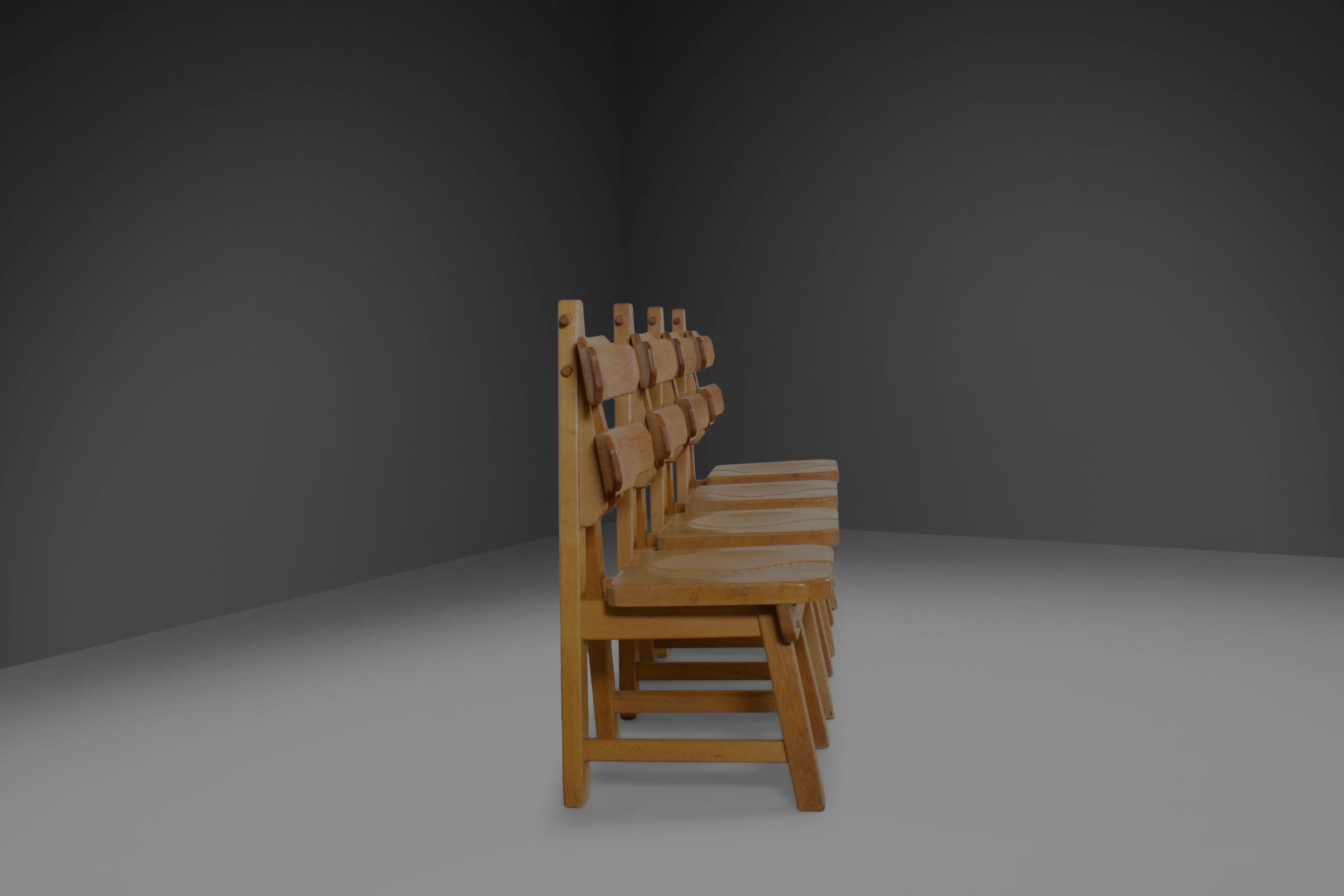 Set of 4 Solid Oak Brutalist Chairs, 1970s In Excellent Condition For Sale In Echt, NL