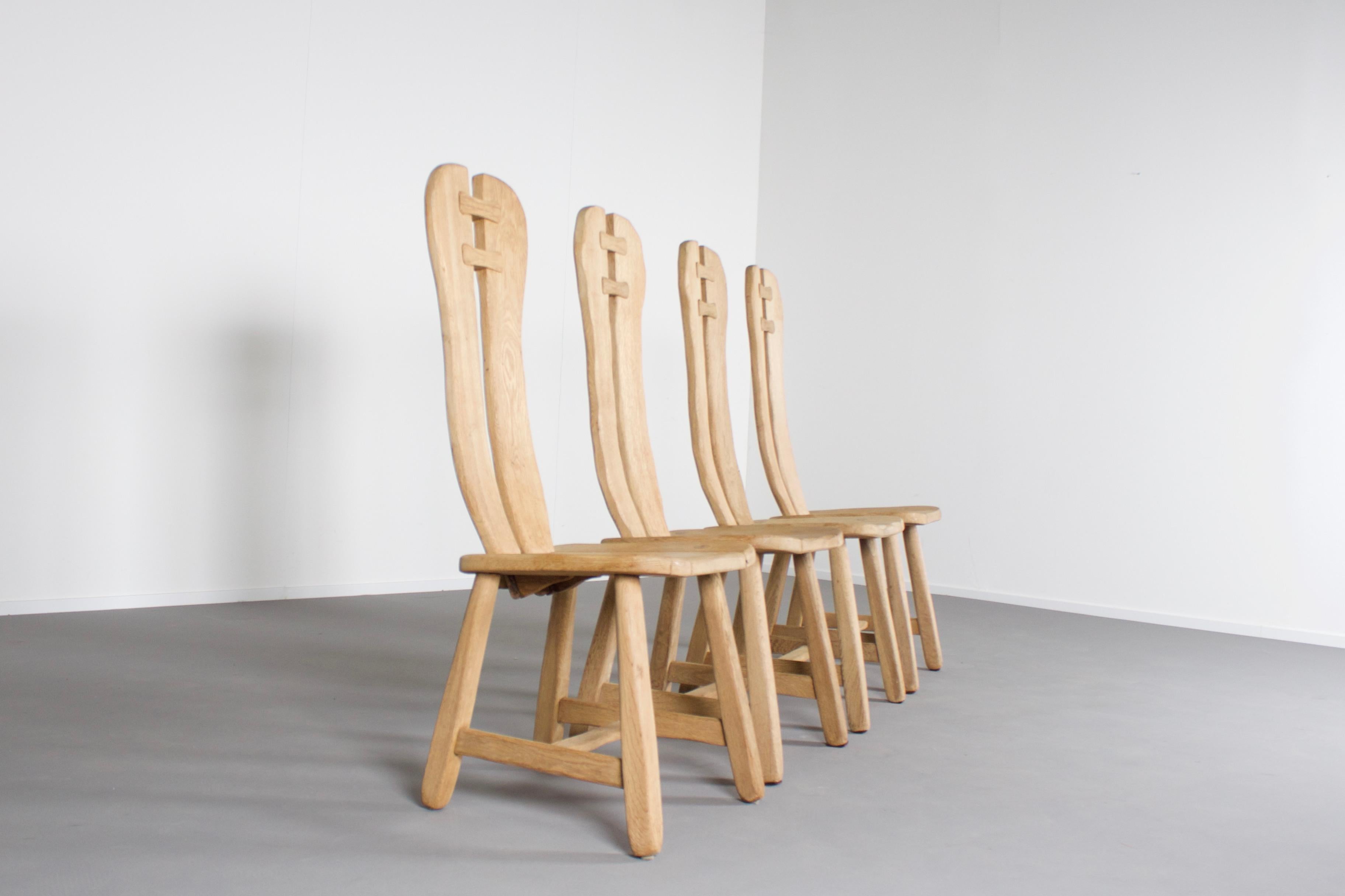 Set of 4 Solid Oak Brutalist Chairs by De Puyt, Belgium, 1970s In Good Condition For Sale In Echt, NL