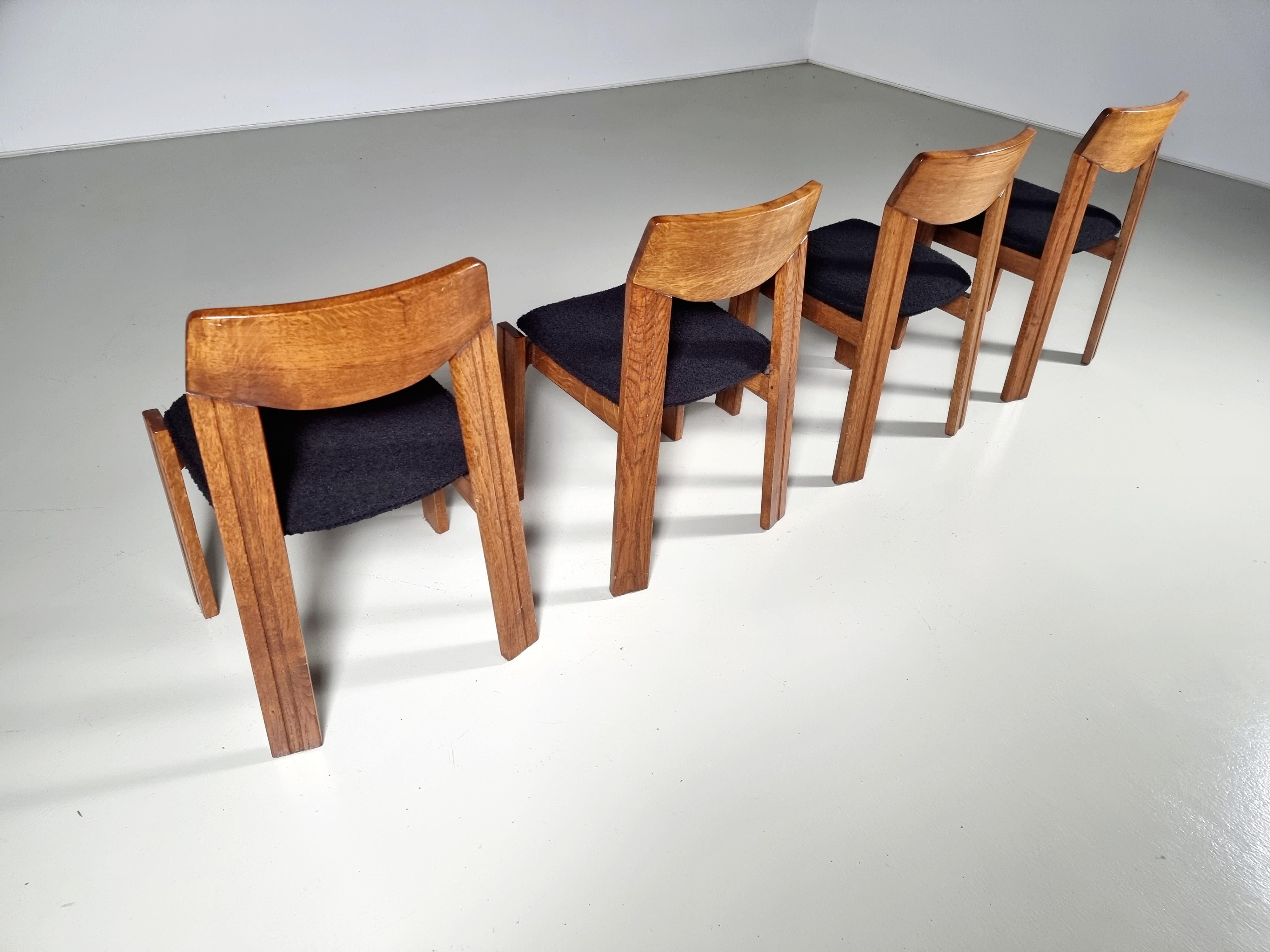 Set of 4 Solid Oak and black bouclé Brutalist Dining Chairs, the Netherlands In Good Condition In amstelveen, NL
