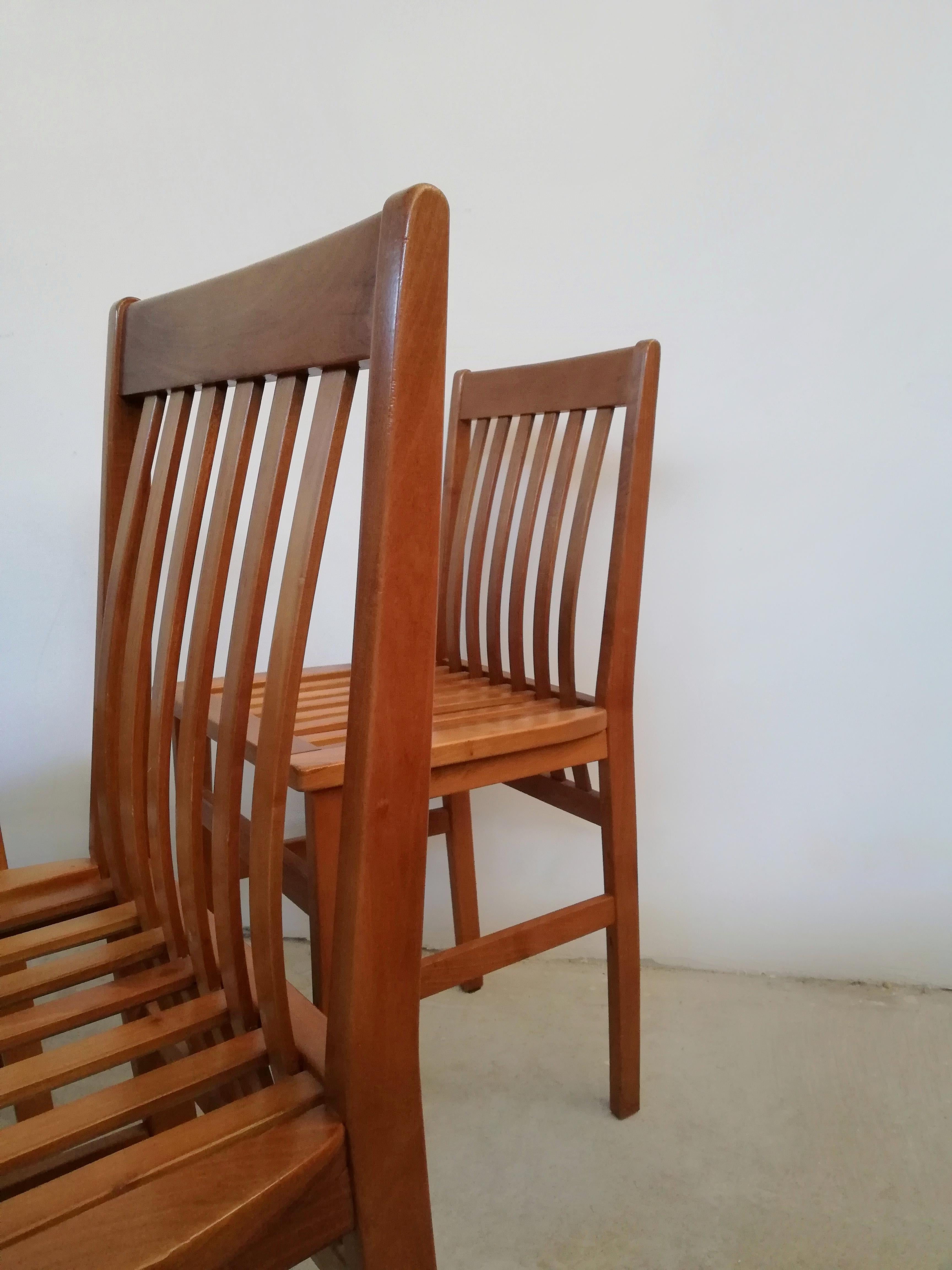 Ensemble de 4 chaises « Milan » en bois massif conçues par Aldo Rossi pour Molteni en vente 7