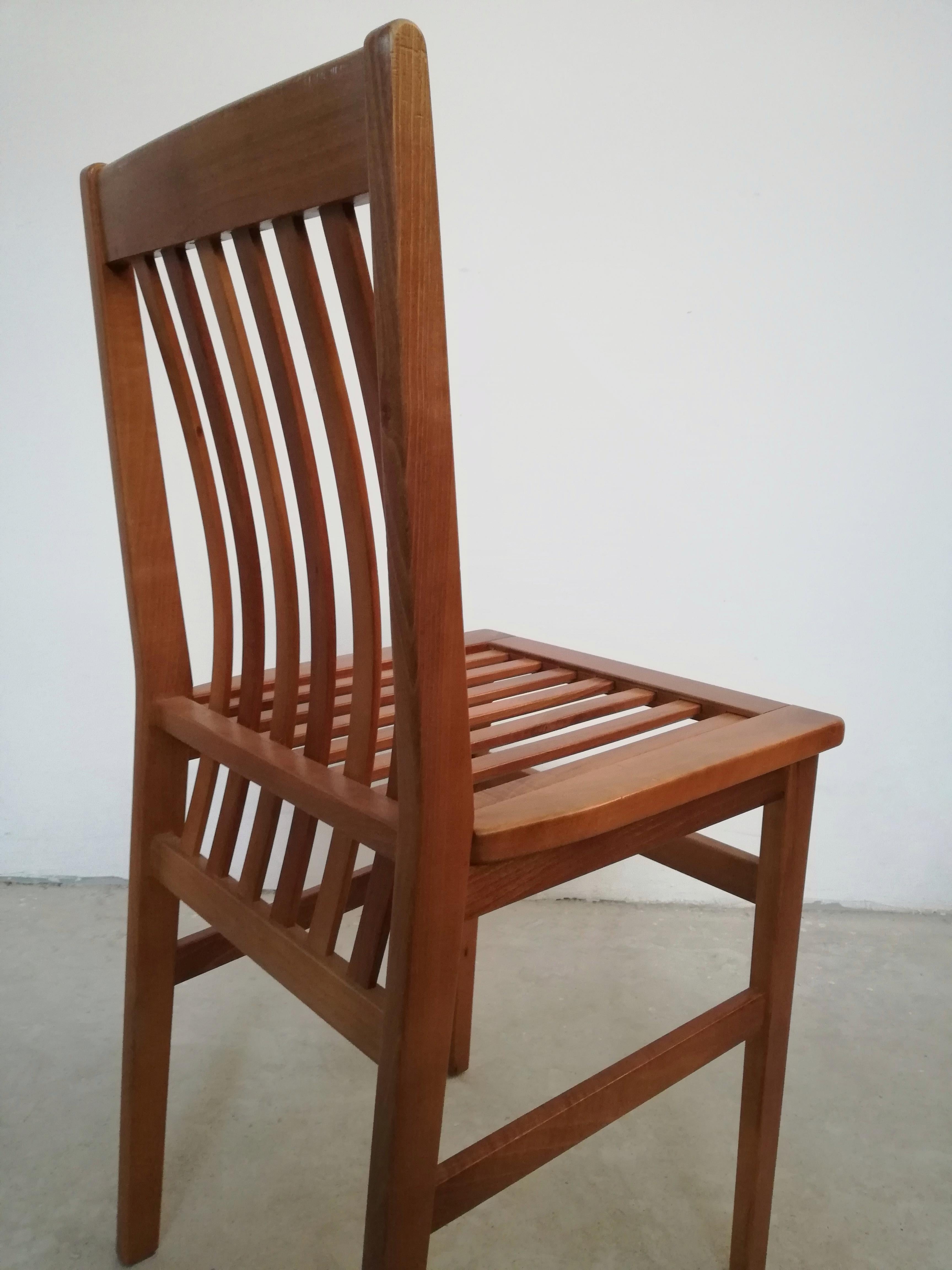 Ensemble de 4 chaises « Milan » en bois massif conçues par Aldo Rossi pour Molteni en vente 11