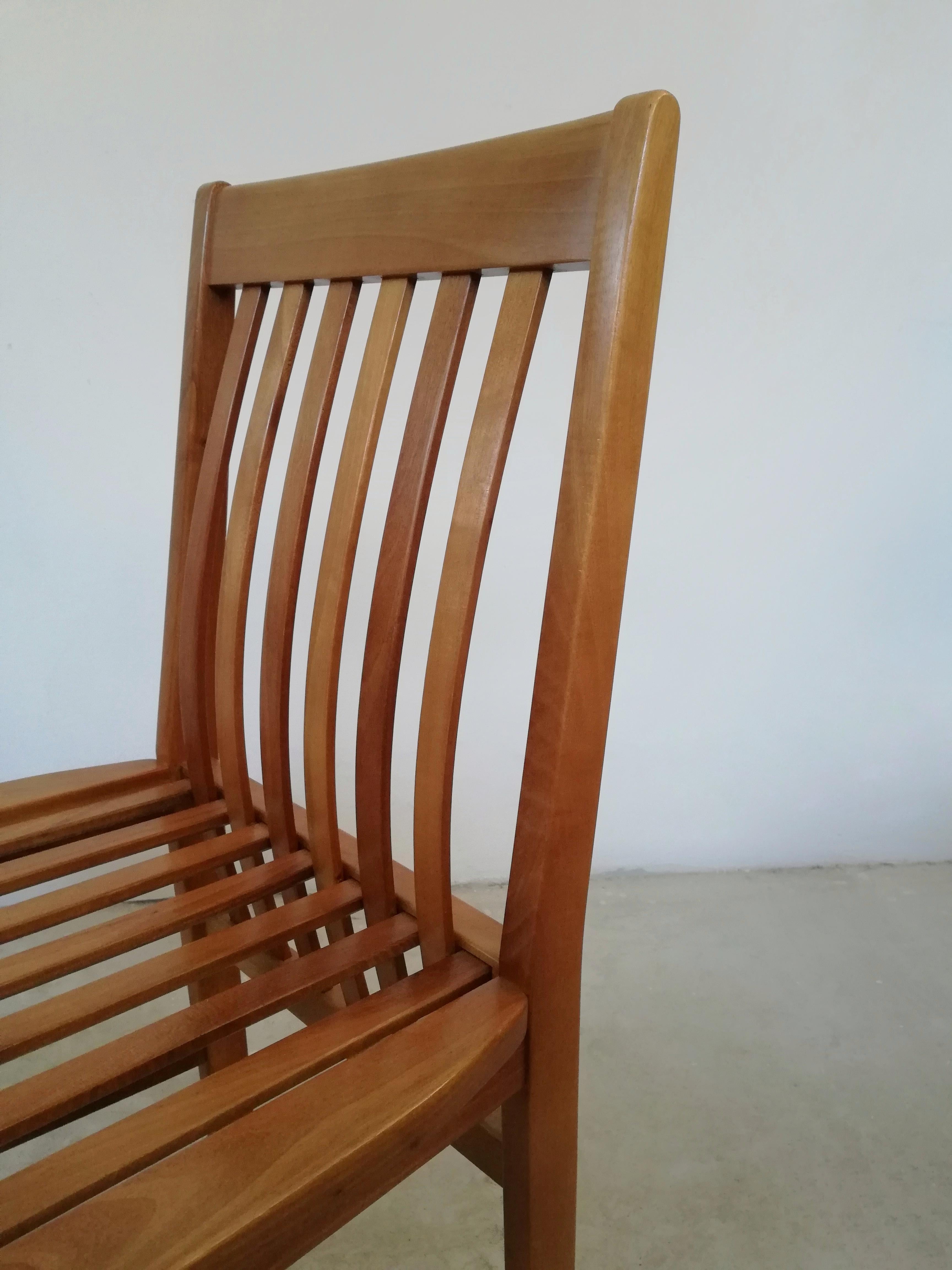 Ensemble de 4 chaises « Milan » en bois massif conçues par Aldo Rossi pour Molteni en vente 1