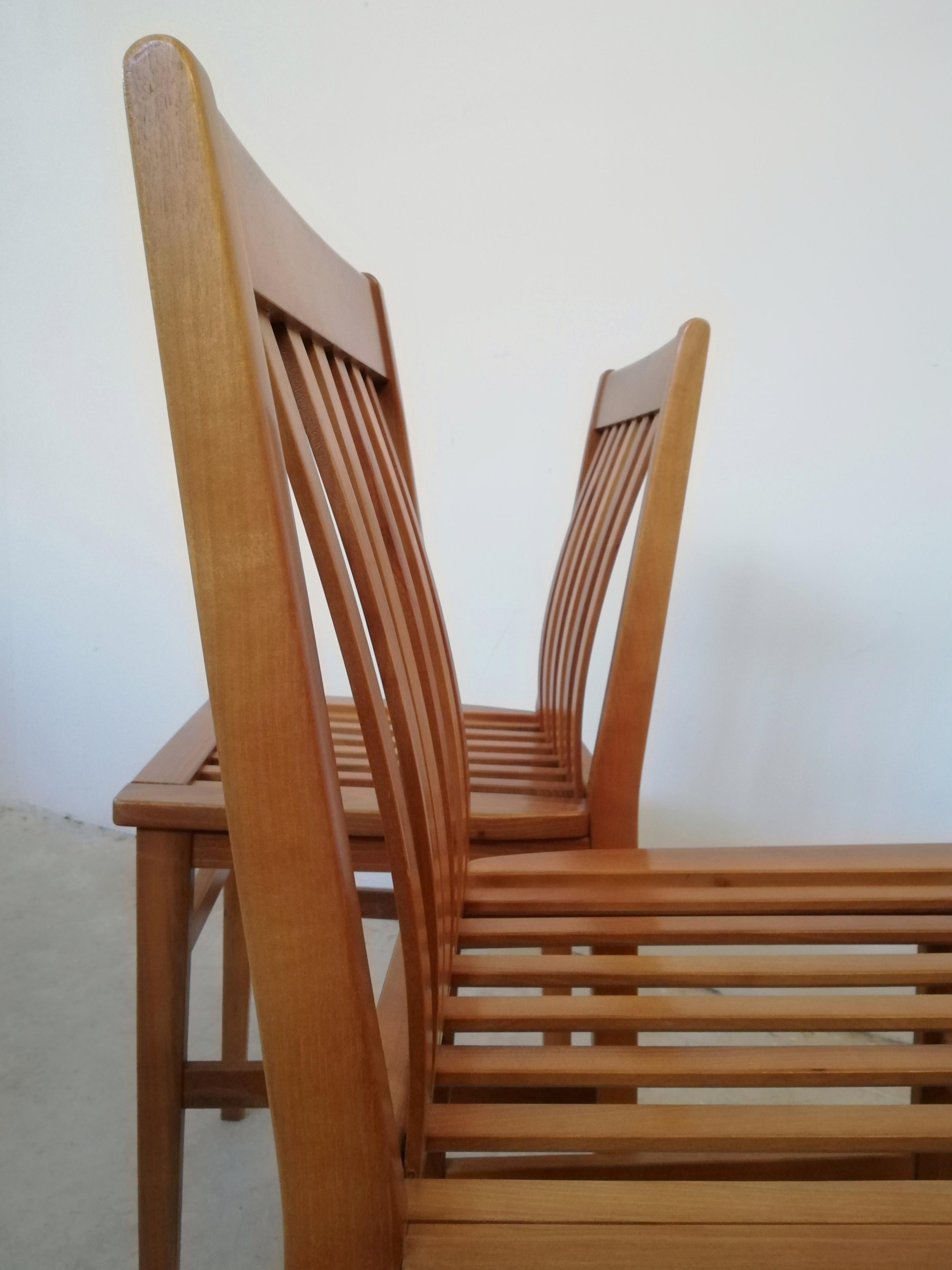 Ensemble de 4 chaises « Milan » en bois massif conçues par Aldo Rossi pour Molteni en vente 3
