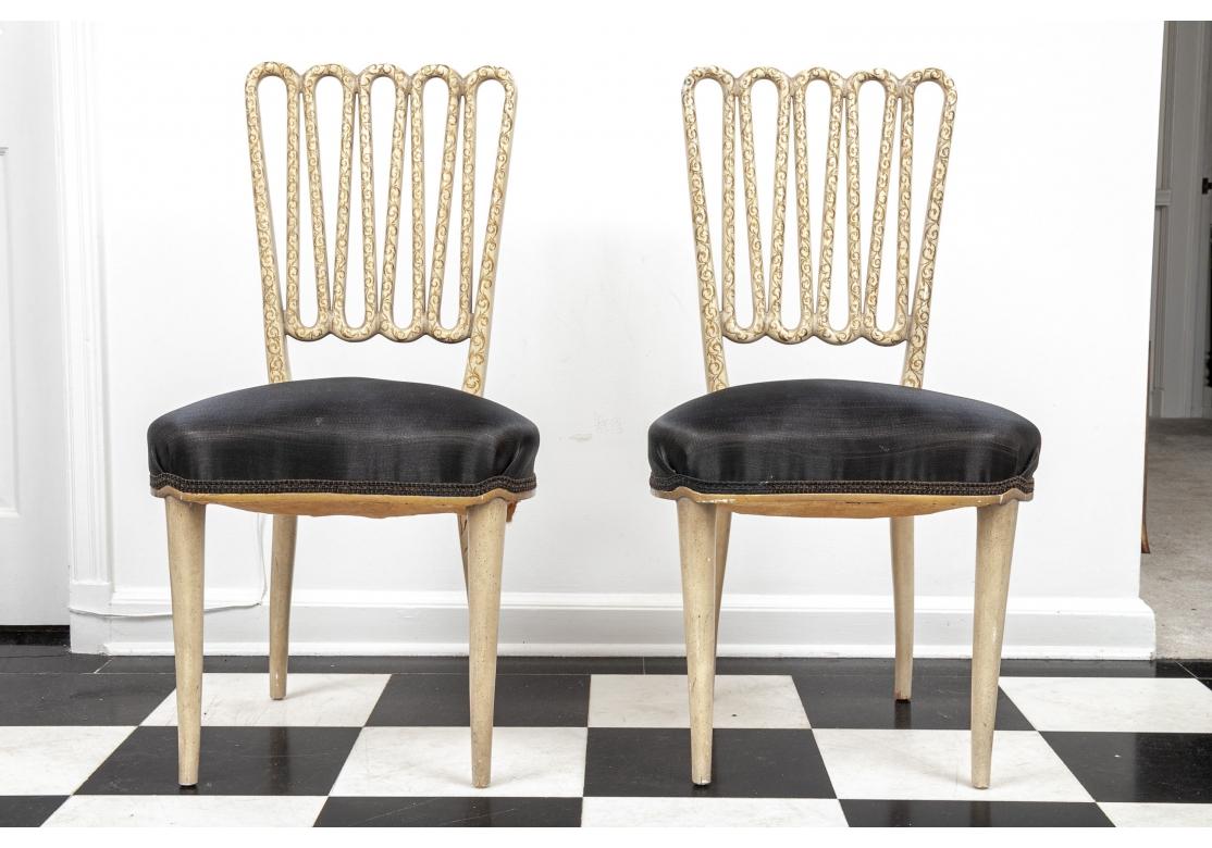 Peint Ensemble de 4 chaises de salle à manger sophistiquées à finition peinte d'après Dorothy Draper en vente