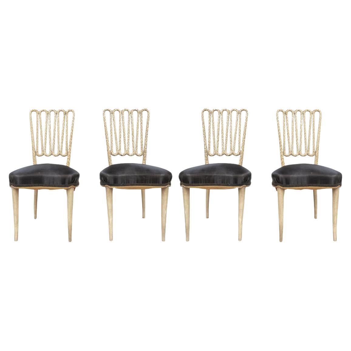 Ensemble de 4 chaises de salle à manger sophistiquées à finition peinte d'après Dorothy Draper en vente