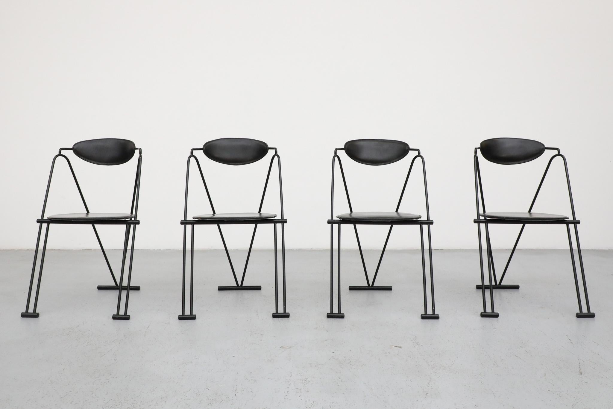 Satz von 4 von Sottsass inspirierten Esszimmerstühlen im Memphis-Stil im Angebot 1