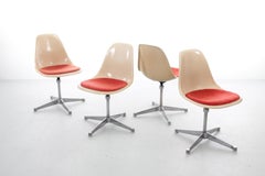 Set of 4 Space Age swivel chairs. Original upholstery. Charles Eames – Herman Mi