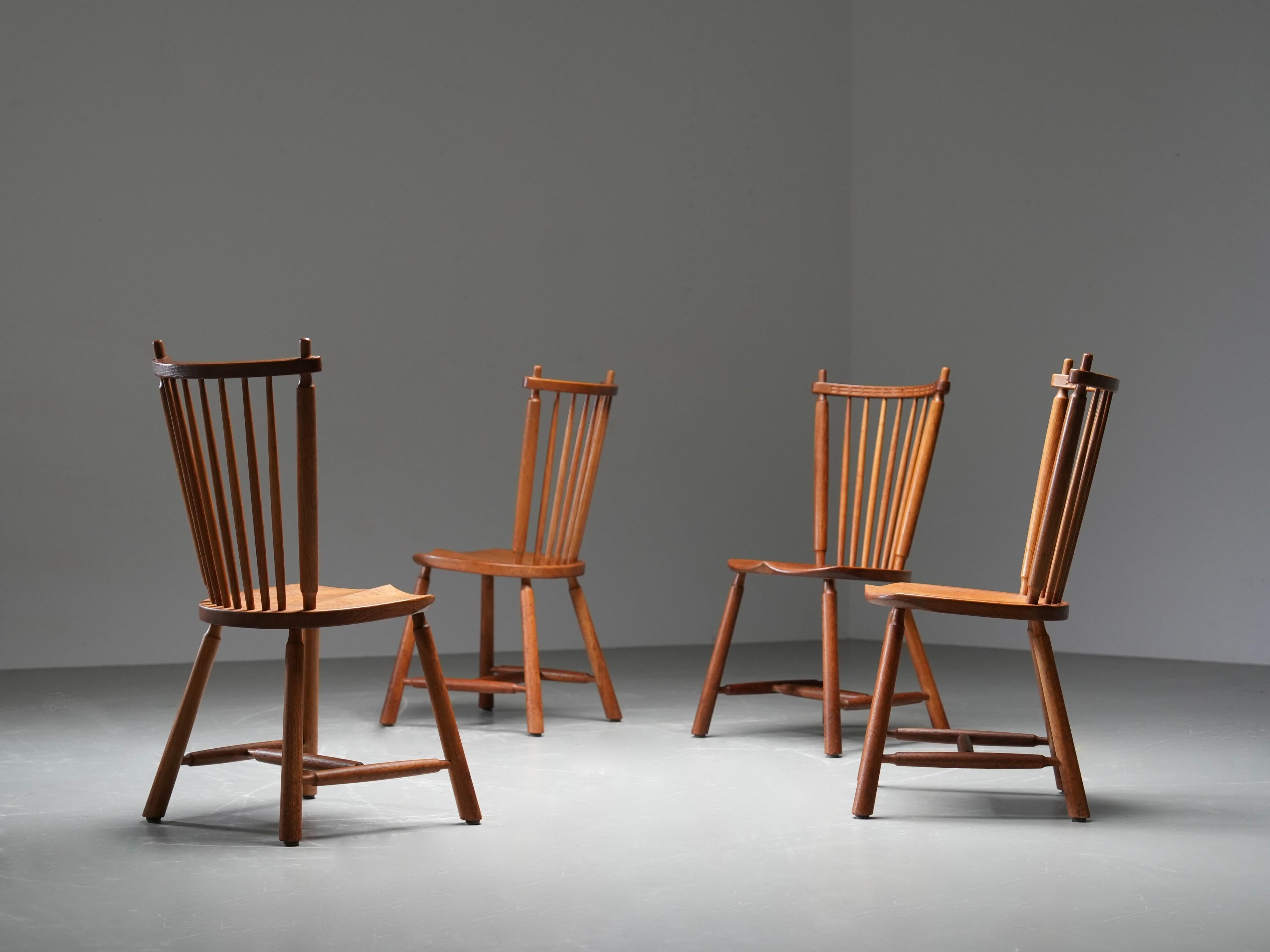 Ensemble de 4 chaises à dossier fuseau en Oak par De Ster Gelderland, années 1960 Bon état - En vente à Uithoorn, NL