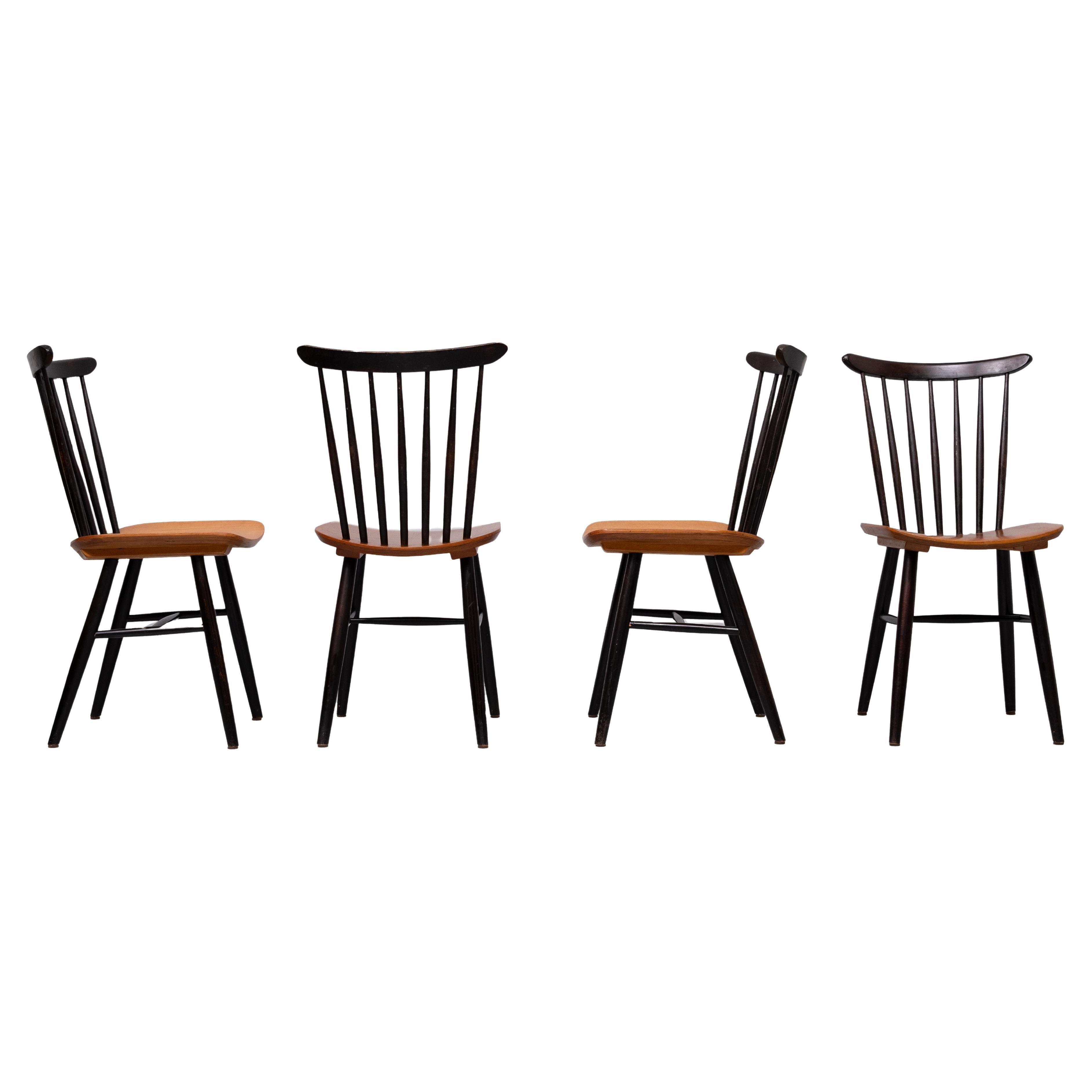 Mid-Century moderno set di 4 sedie da pranzo con schienale a fuso 1960 Olanda in vendita