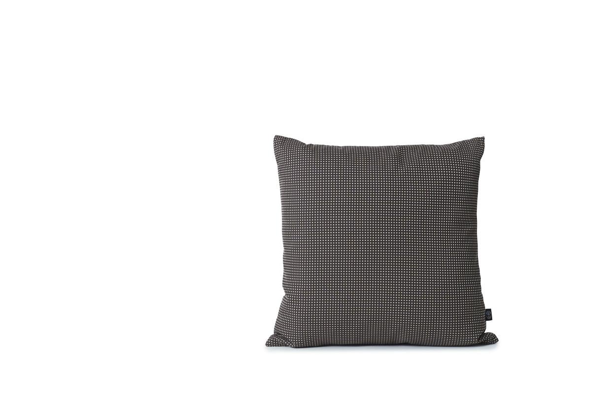 Set of 4 Square Cushions by Warm Nordic For Sale 4