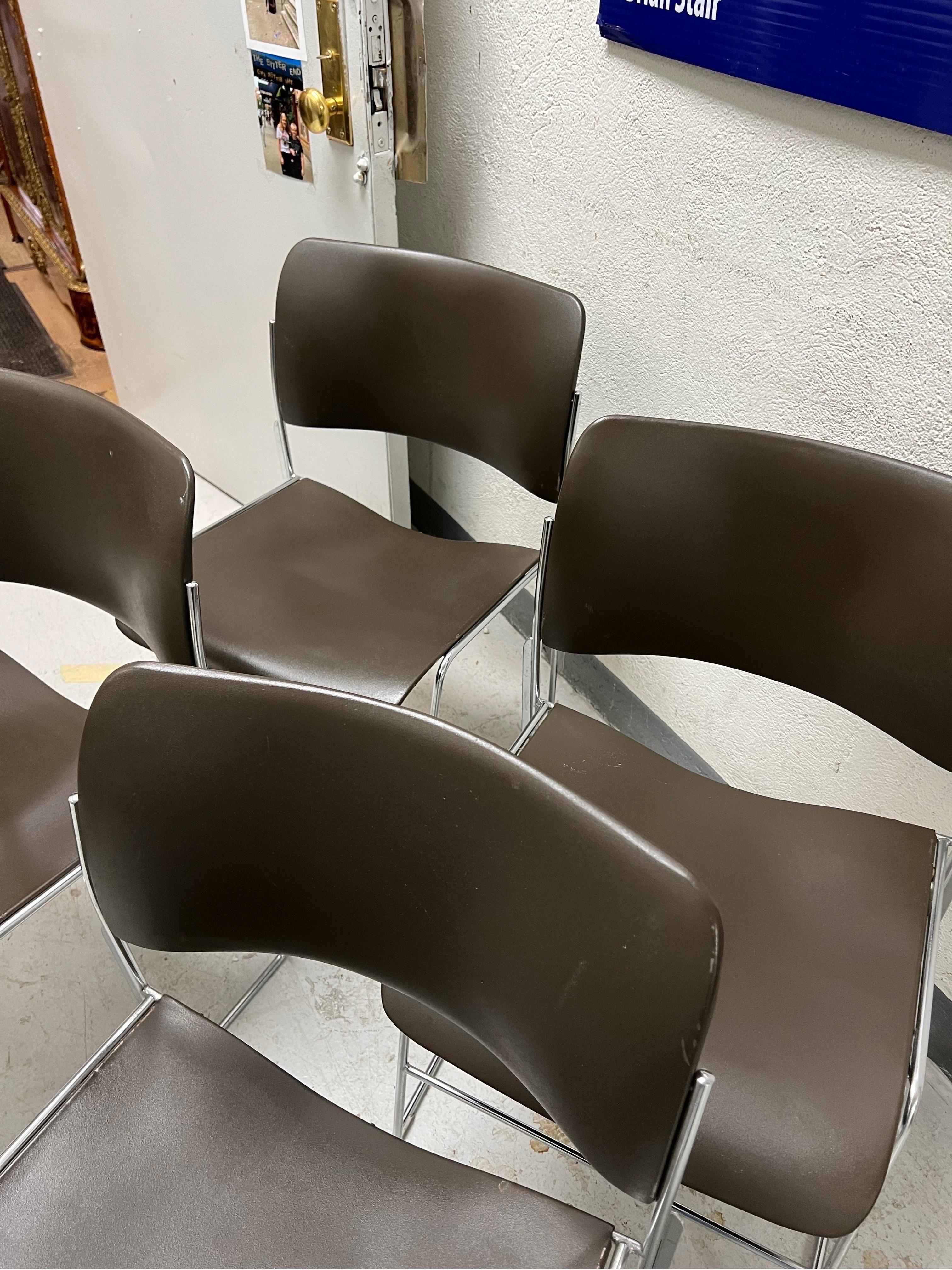 Set of 4 Stackable 40/4 Chairs By David Rowland in Dark Brown For Sale 4