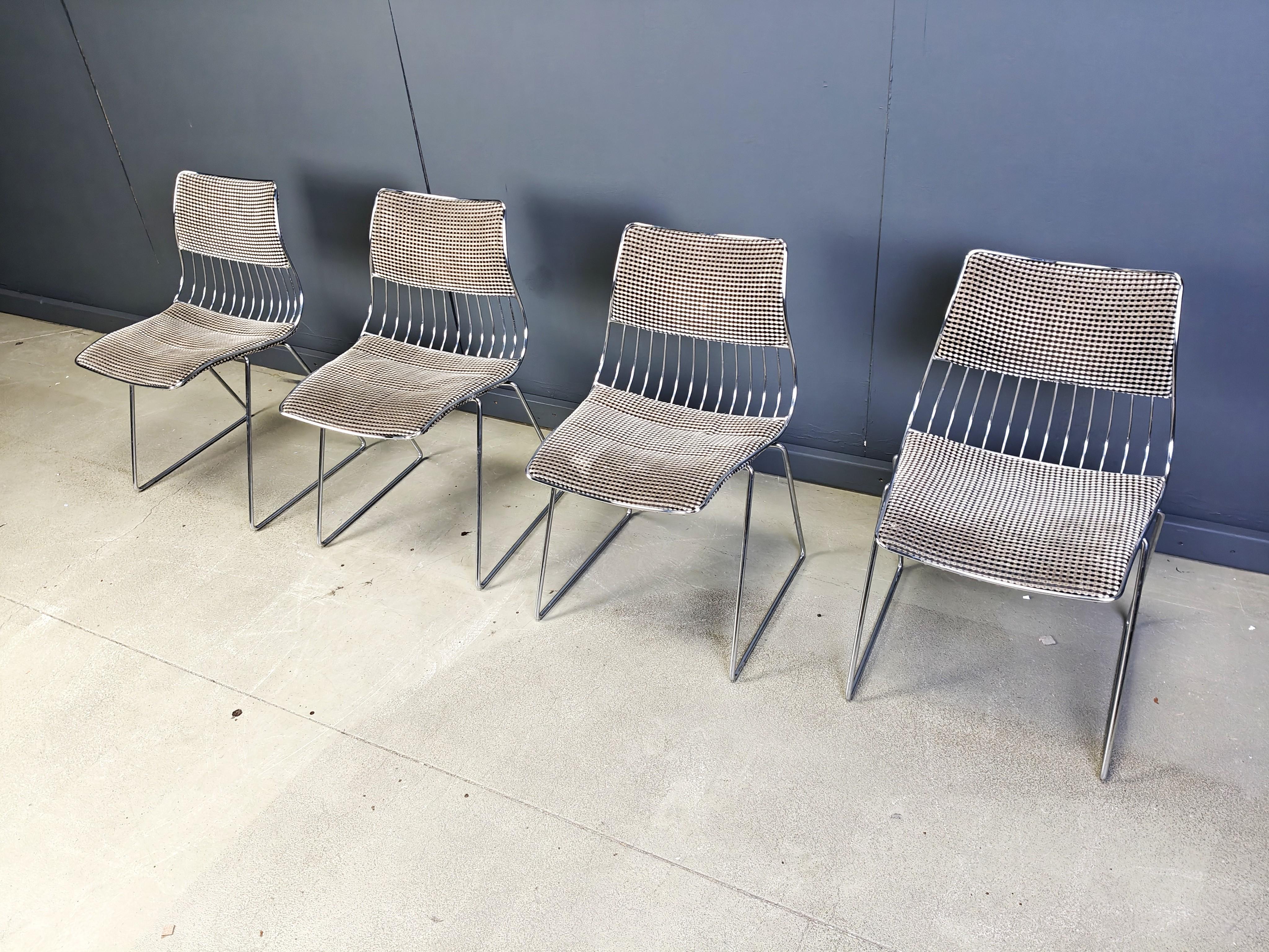 Juego de 4 sillas de comedor apilables de Rudi Verelst para Novalux, años 70 finales del siglo XX en venta