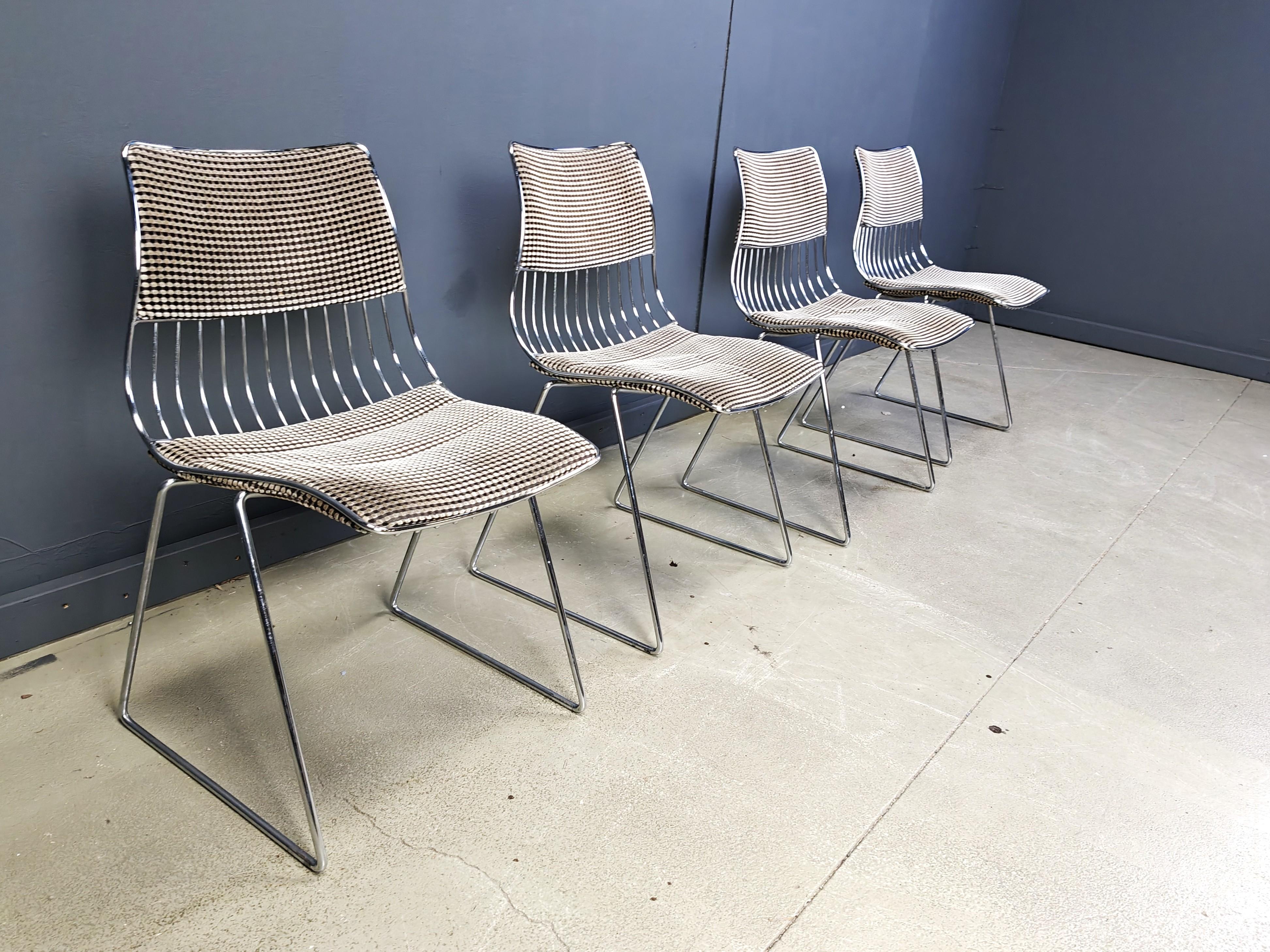 Juego de 4 sillas de comedor apilables de Rudi Verelst para Novalux, años 70 Tela en venta