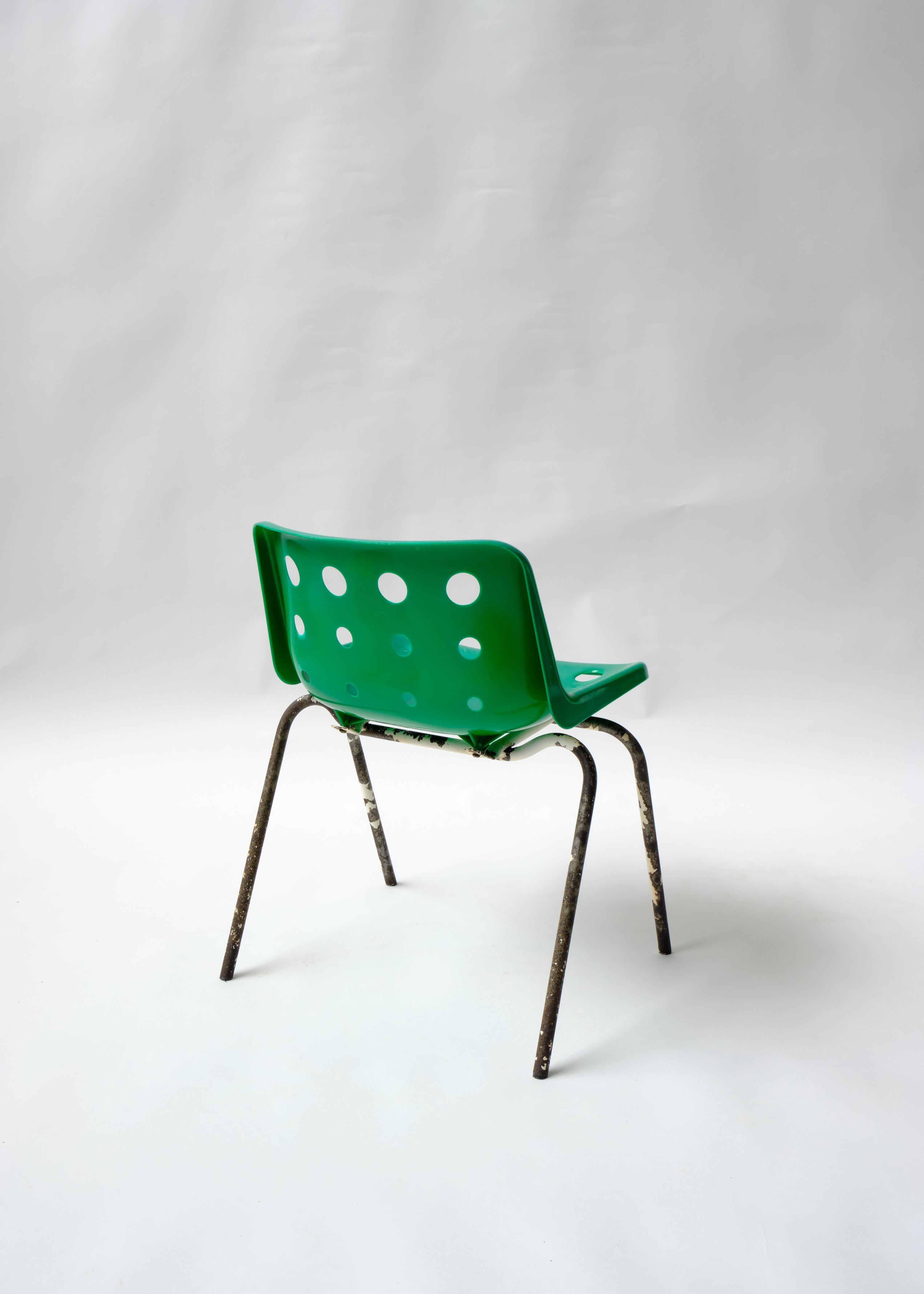 Satz von 4 stapelbaren grünen Polostühlen von Robin Day für Hille, 1980er Jahre (Moderne der Mitte des Jahrhunderts) im Angebot