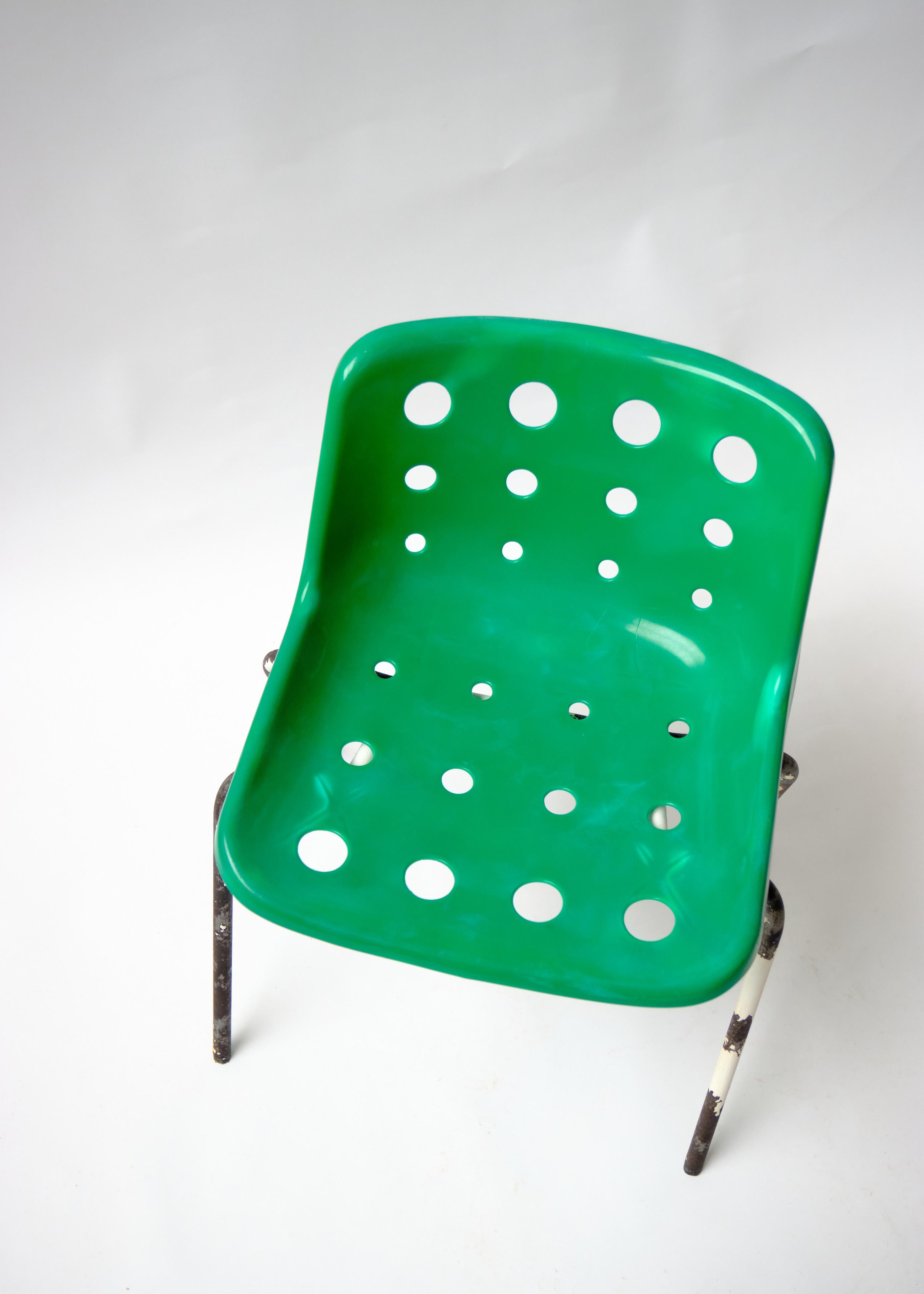 English Set of 4 Stackable Green Polo Chairs by Robin Day for Hille, 1980s For Sale