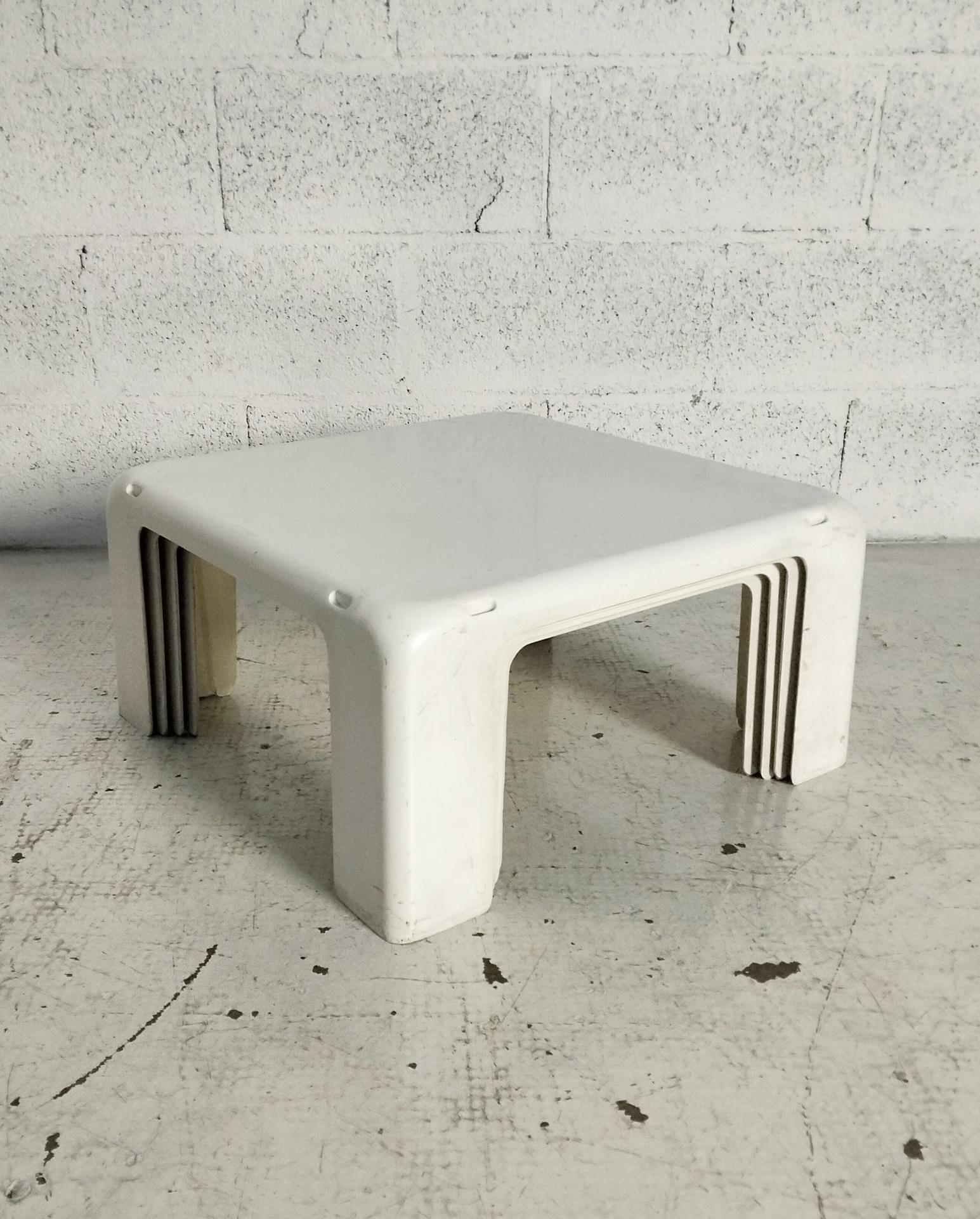 Set of 4 stackable nesting tables “I 4 gatti” by M.Bellini - C&B Italia 70S For Sale 2