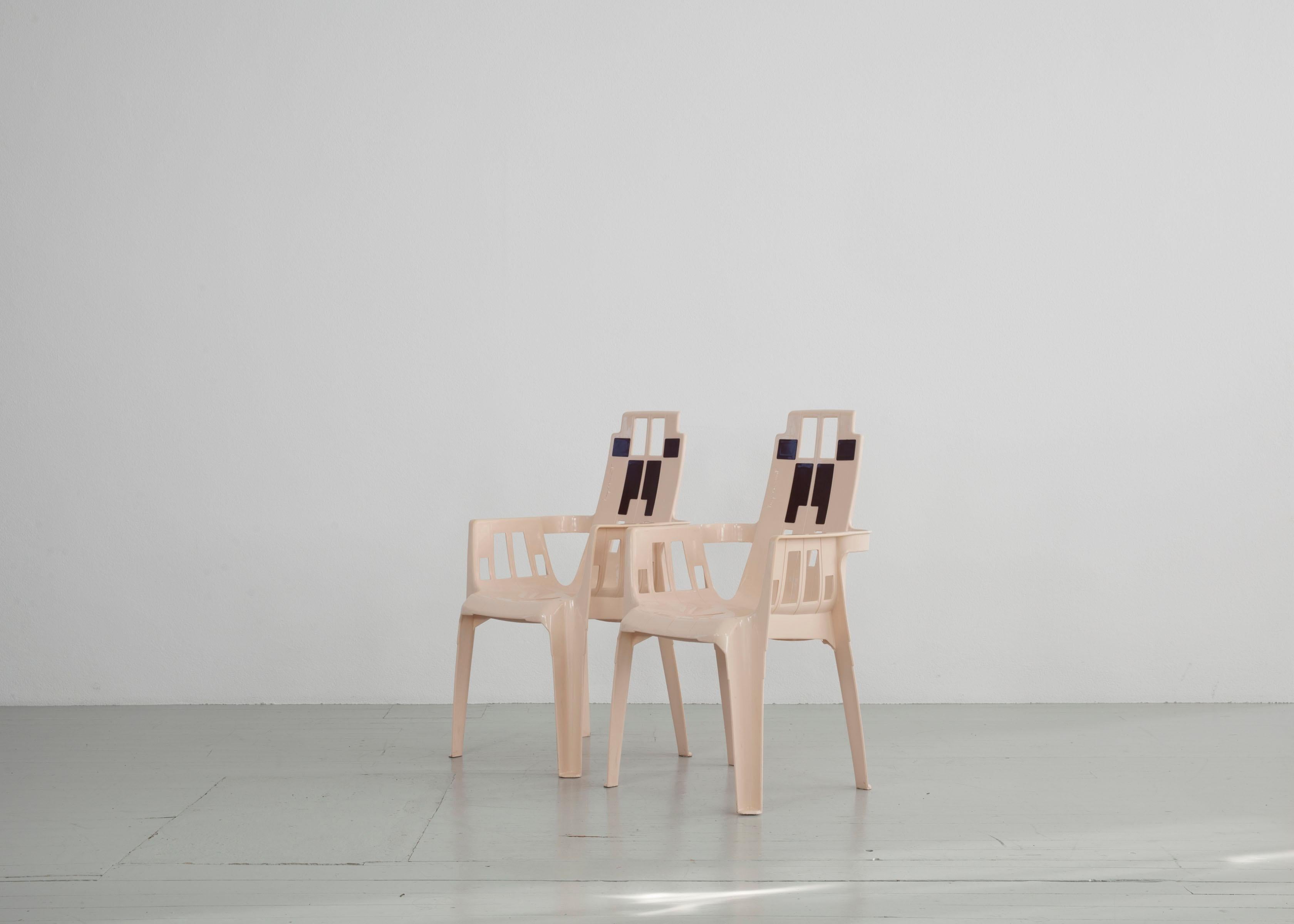 Ensemble de 4 chaises empilables en plastique de Pierre Paulin pour Henry Massonnet en vente 1