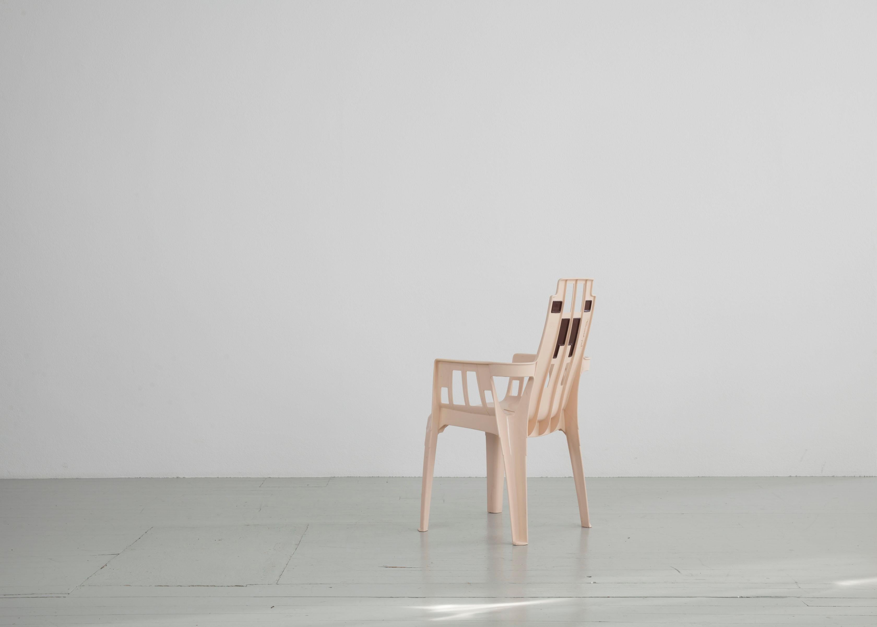 Ensemble de 4 chaises empilables en plastique de Pierre Paulin pour Henry Massonnet Bon état - En vente à Wolfurt, AT