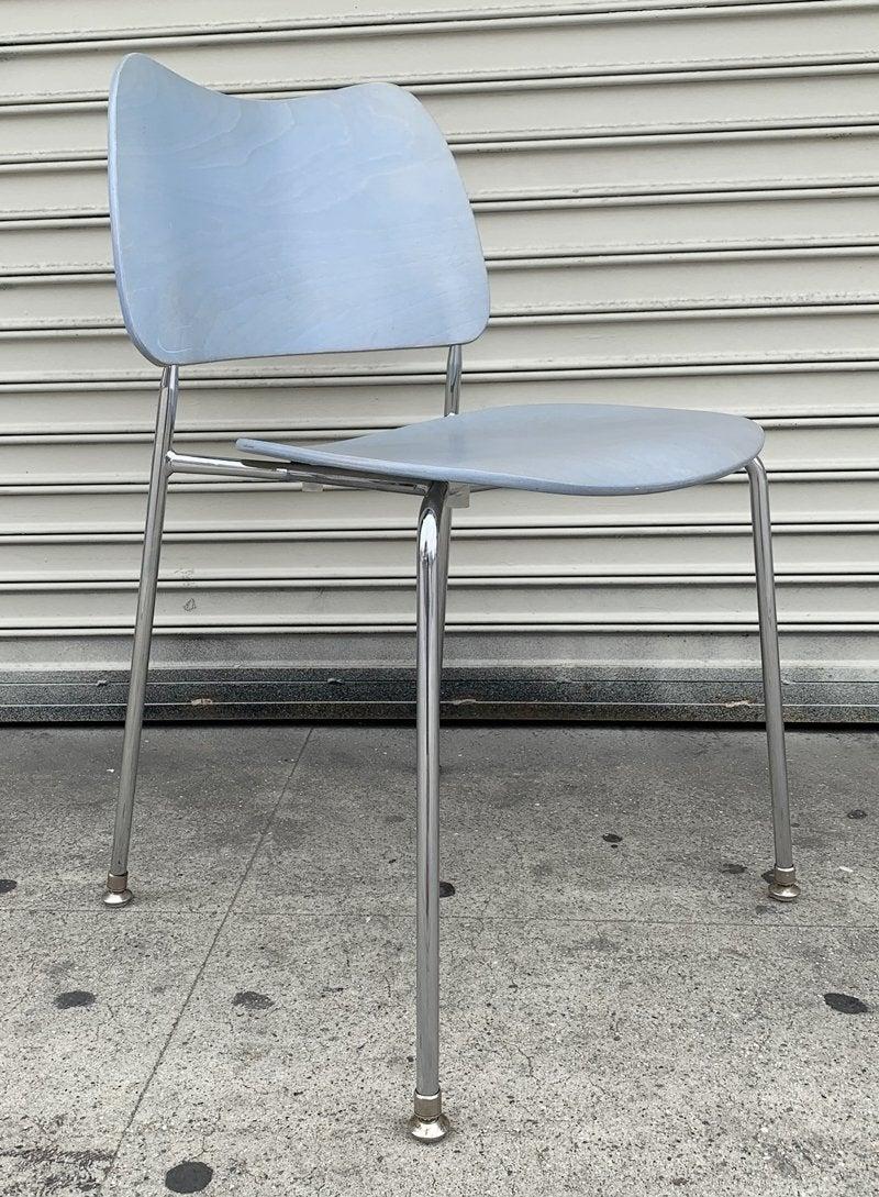 Set of 4 Stacking Chairs Made in Sweden by Lammhults Mobel In Good Condition For Sale In Los Angeles, CA