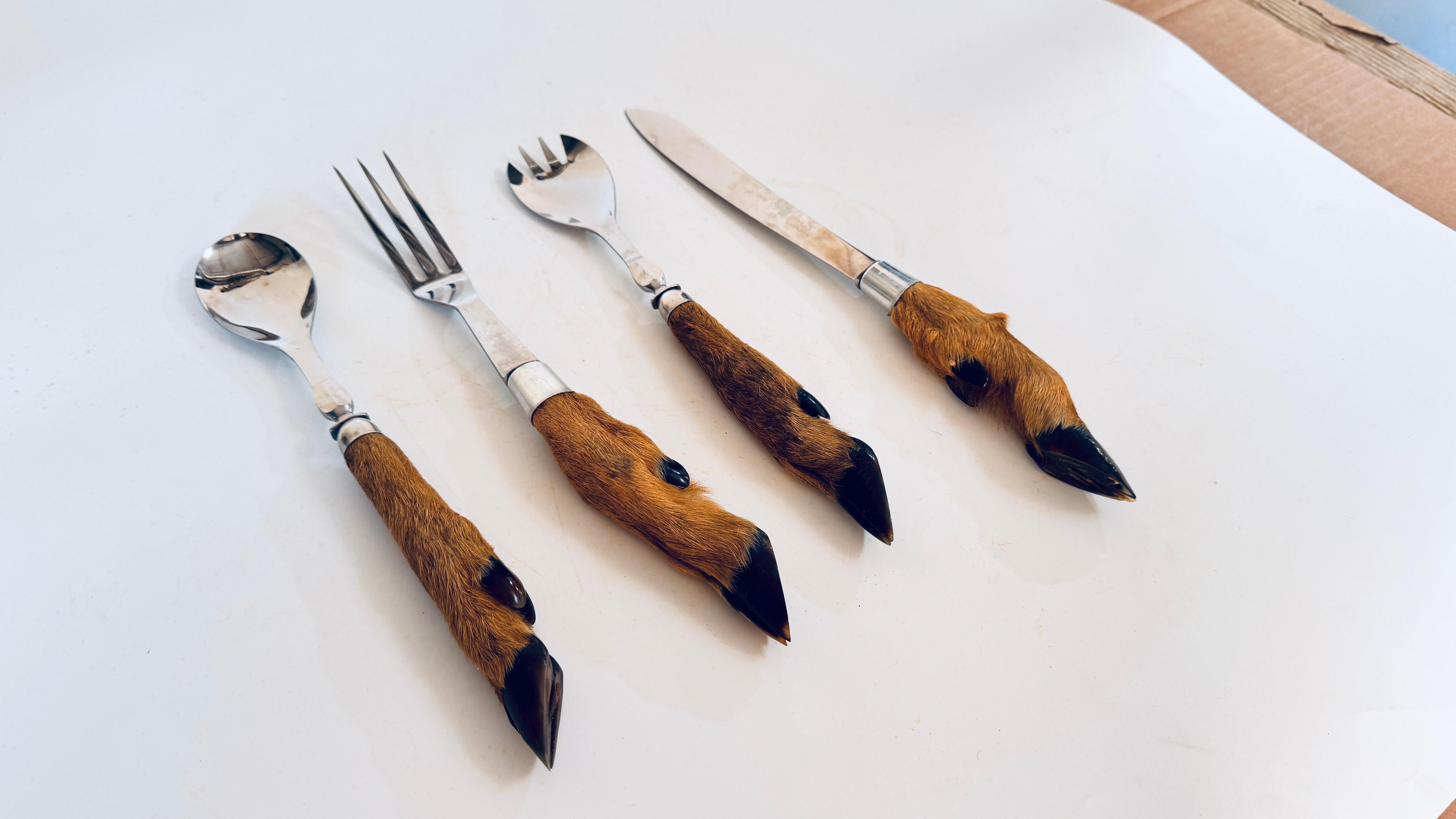 French Provincial Set of 4 Stainless Steel Serving Utensils with Stag Handle, Game & Salad Service For Sale