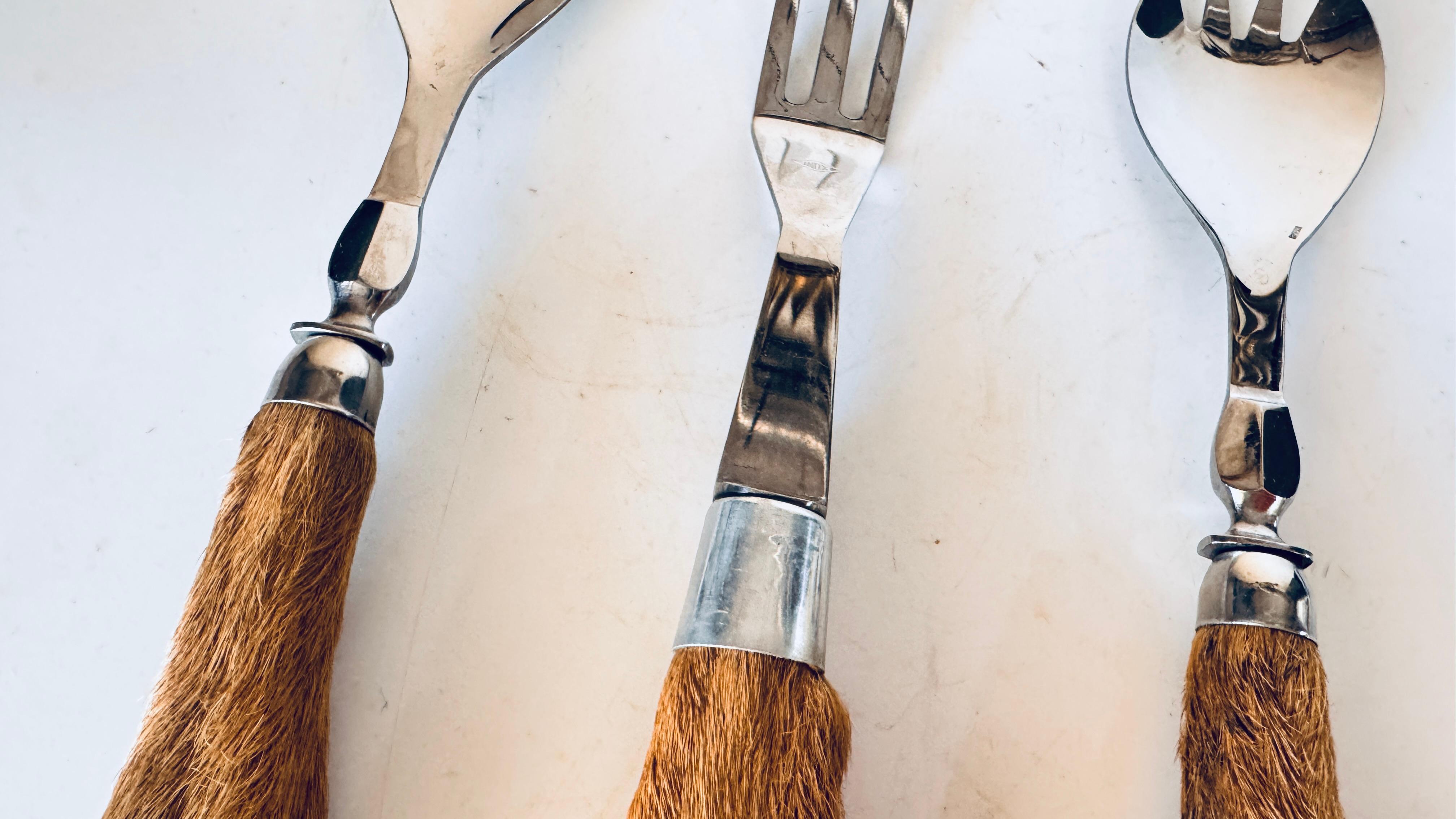 Set of 4 Stainless Steel Serving Utensils with Stag Handle, Game & Salad Service For Sale 1