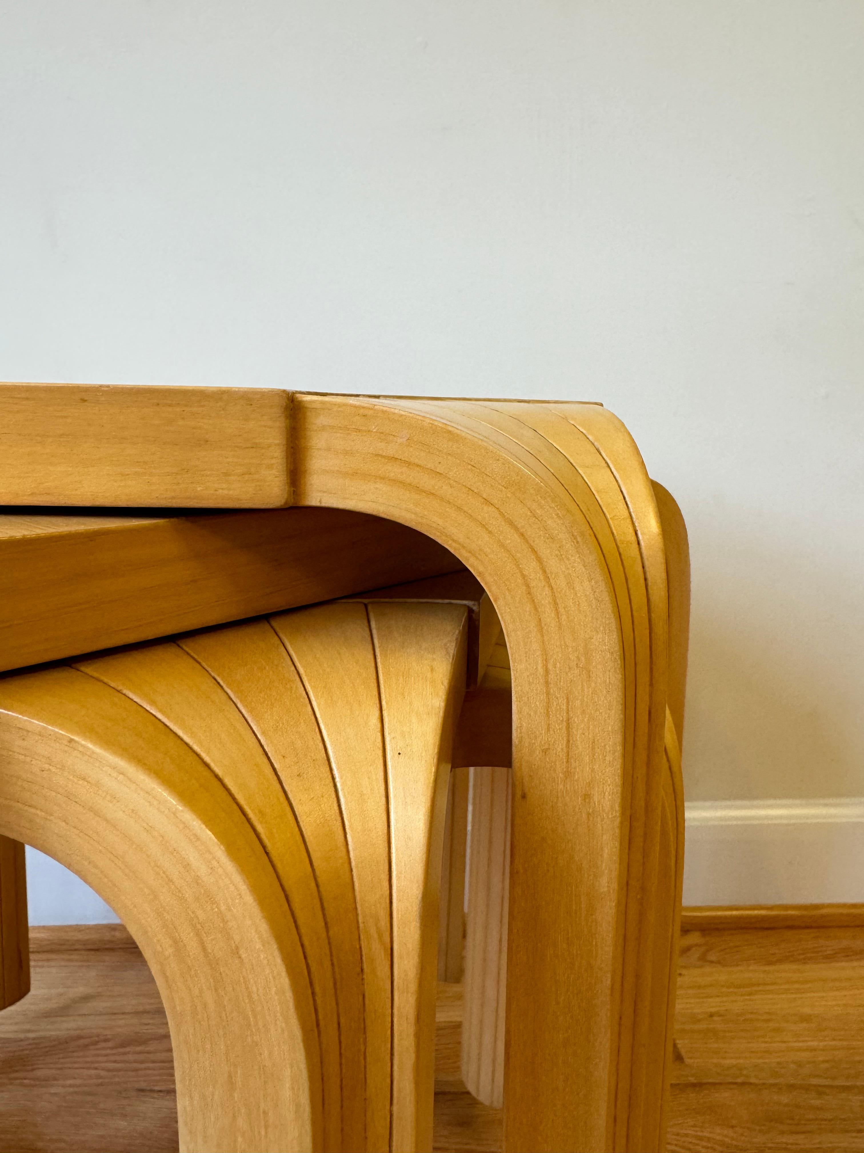 Ensemble de 4 tabourets X601 (pied en éventail) pour Artek par Alvar Aalto en vente 1