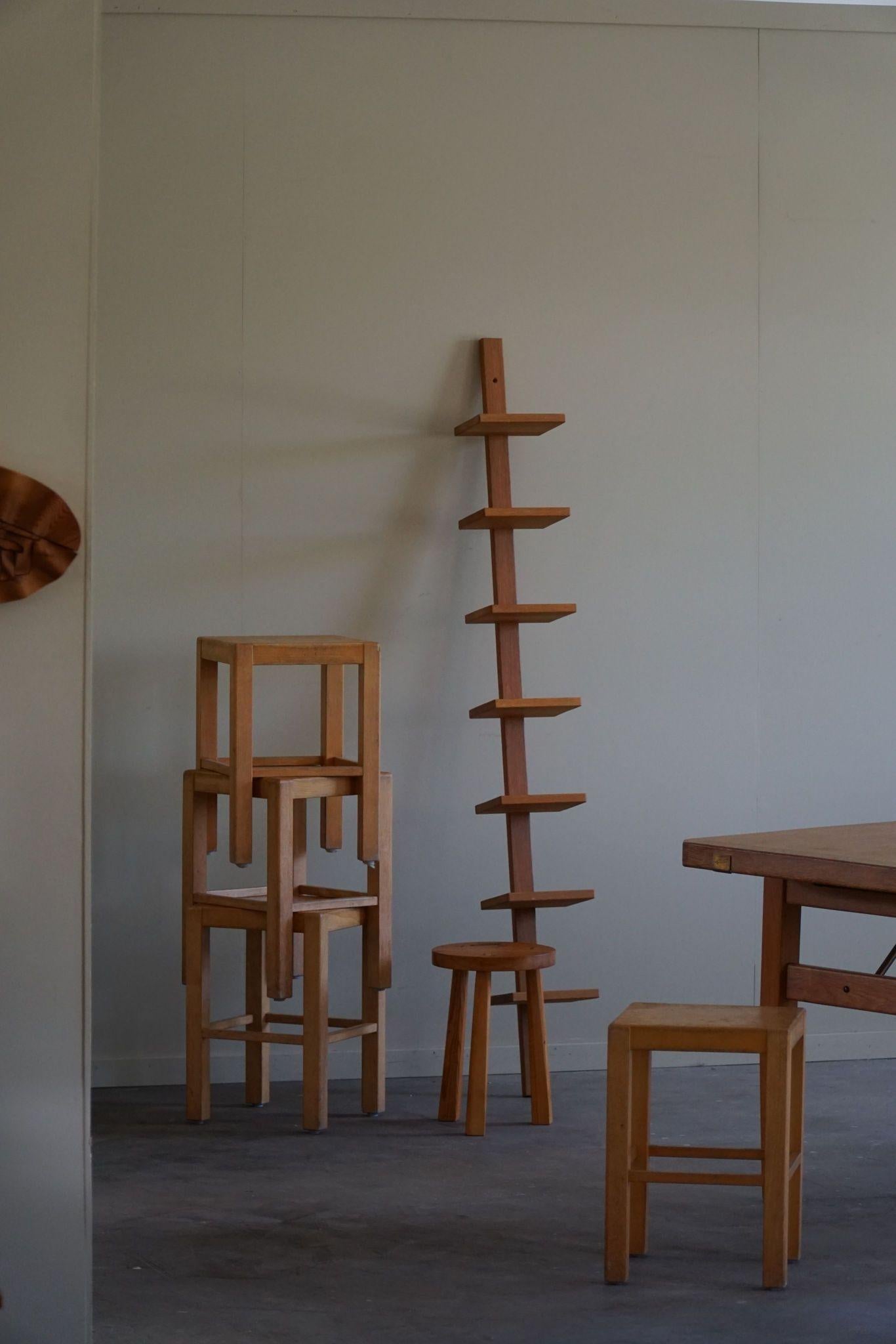Set of 4 stools / chairs in birch designed by the Swedish architect Sven Markelius.
Produced by Bodafors for the Helsingborg Concert Hall in 1932, here by the nickname 