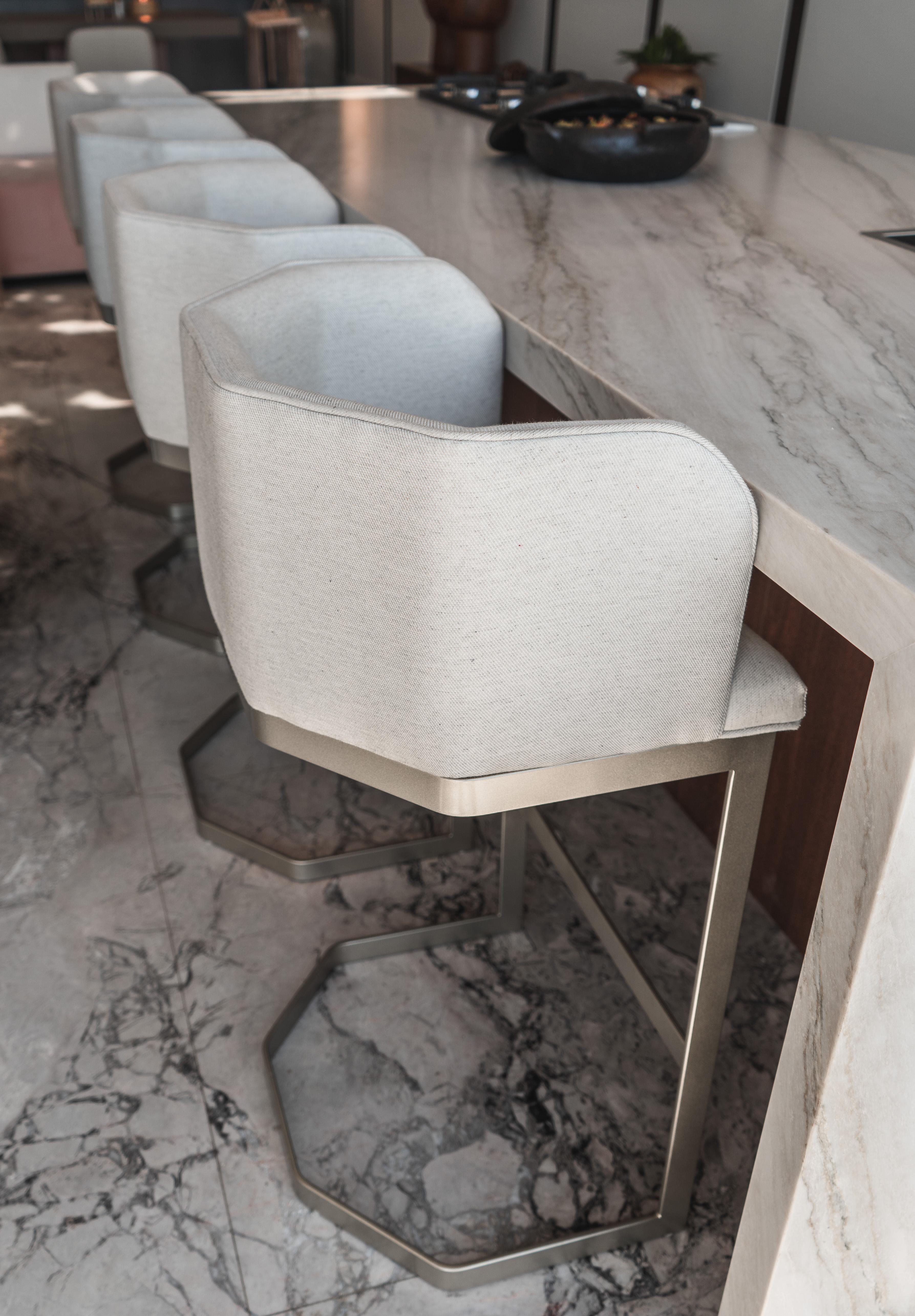 Machine-Made Set of 4 Stools Upholstered in Linen Fabric in Champagne Colored Metallic Feet For Sale