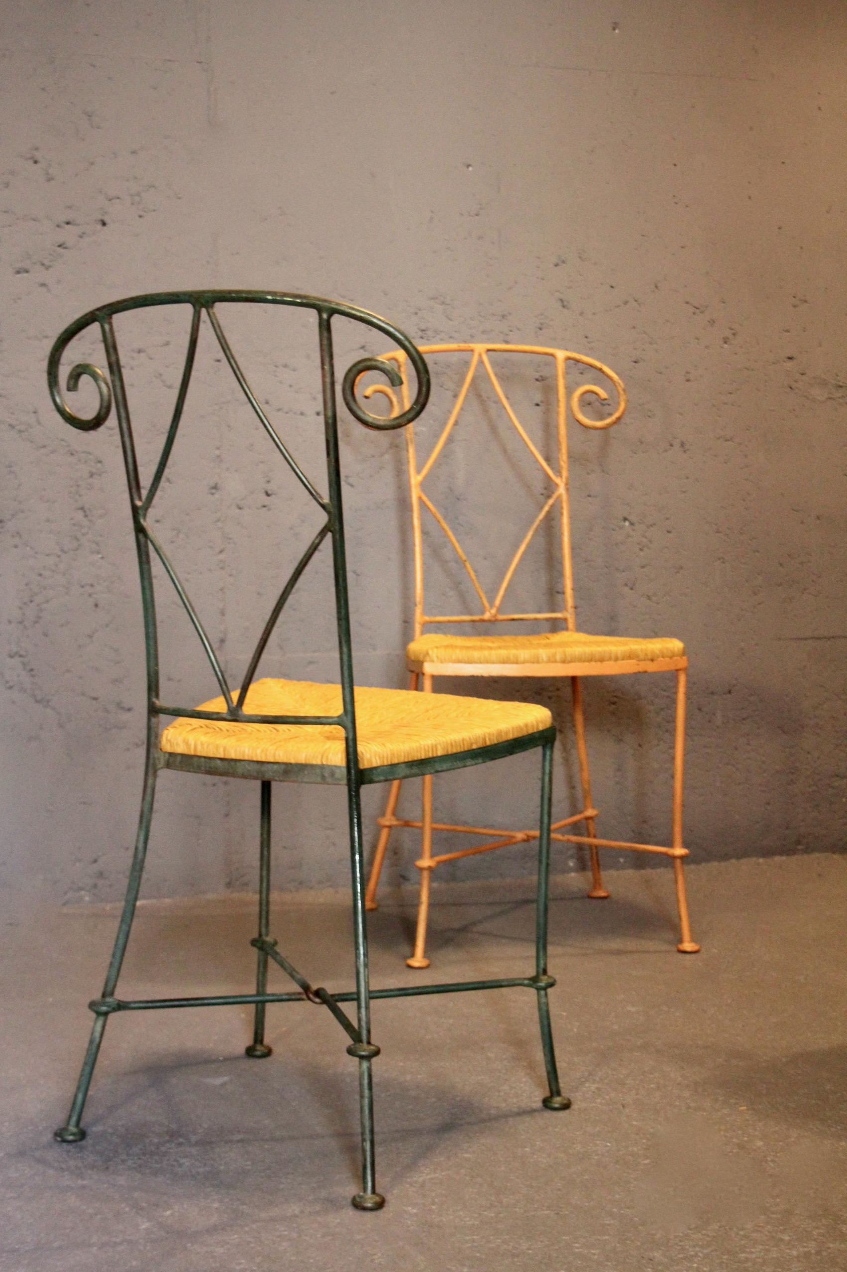 Metà XX secolo Set di 4 sedie Neo classic in paglia e metallo in vendita