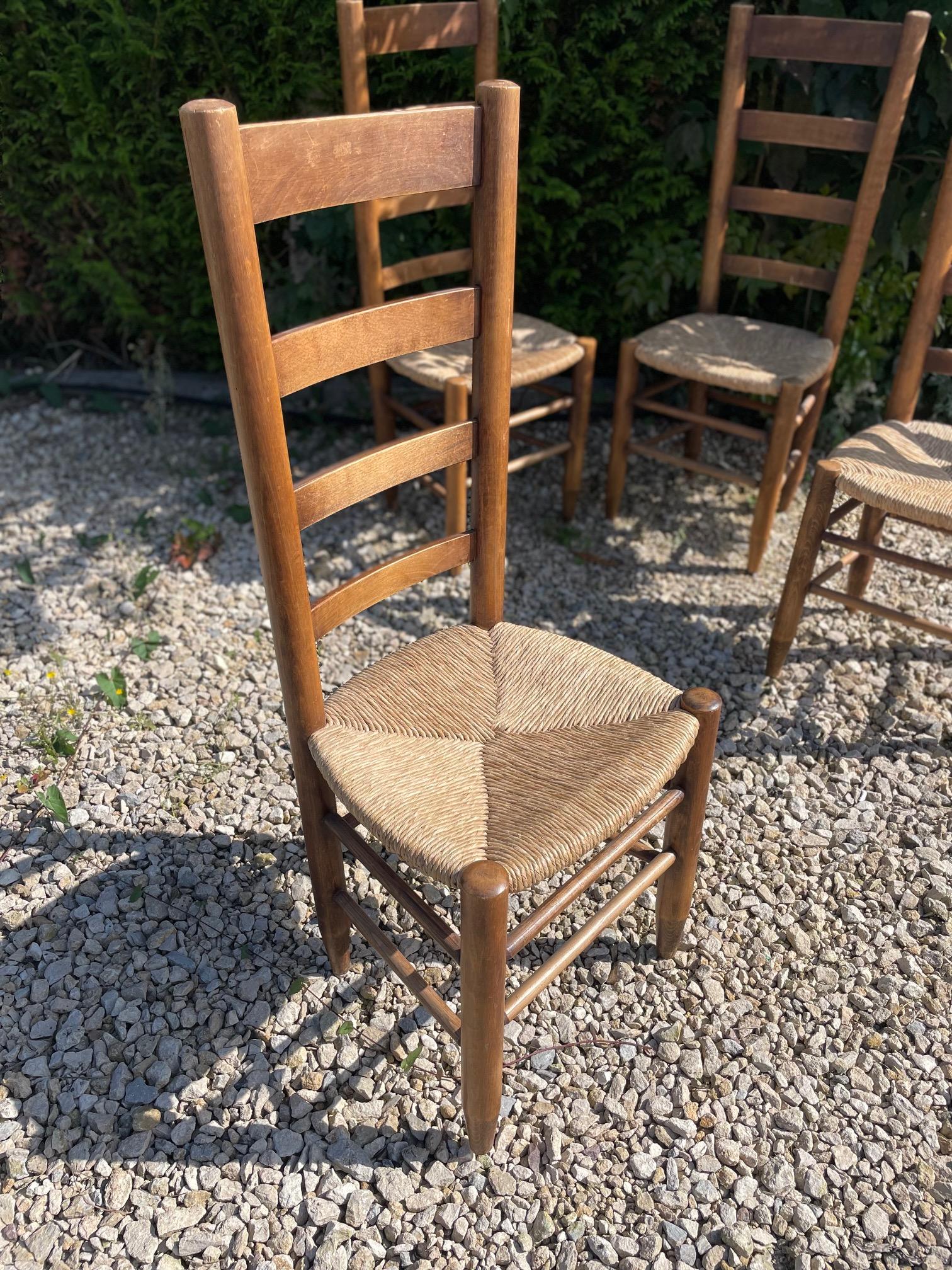Paille Ensemble de 4 chaises en paille dans le style de  Charlotte Perriand en vente
