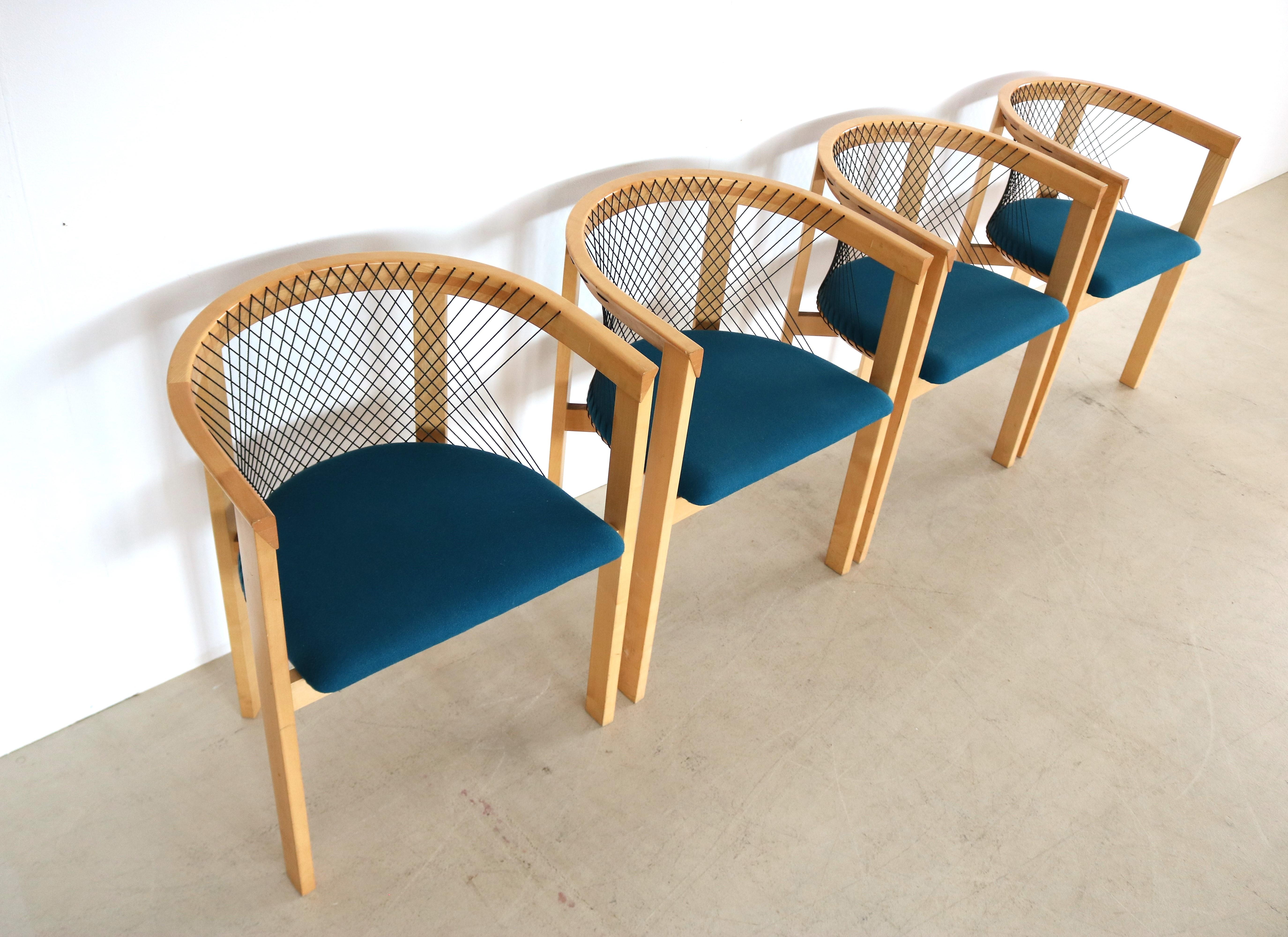 Fin du 20e siècle Ensemble de 4 chaises de salle à manger String de Tranekaer  en vente