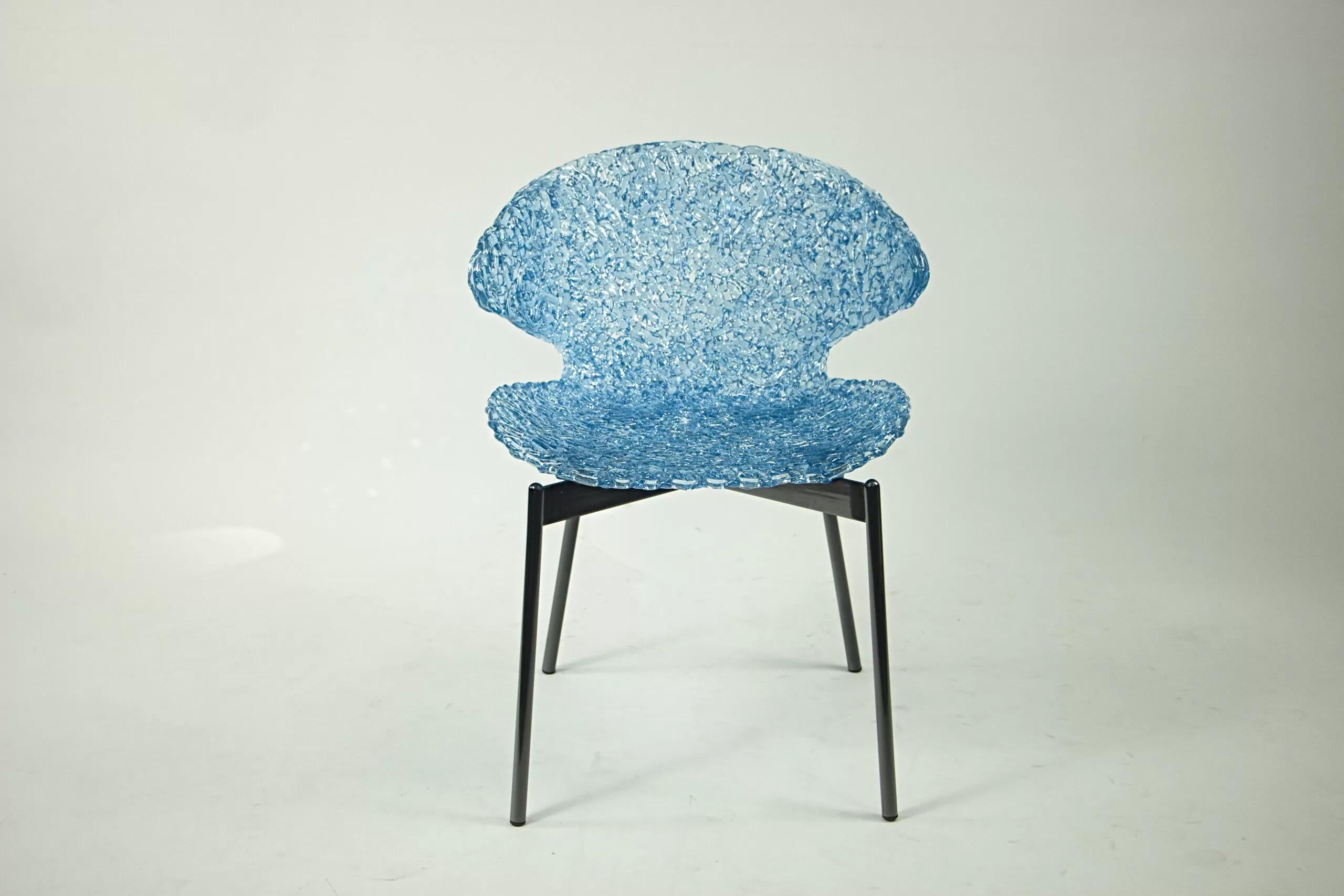 4er Set Schwanenstühle mit Stahlbeinen - Modernes geschwungenes Design (Art déco) im Angebot