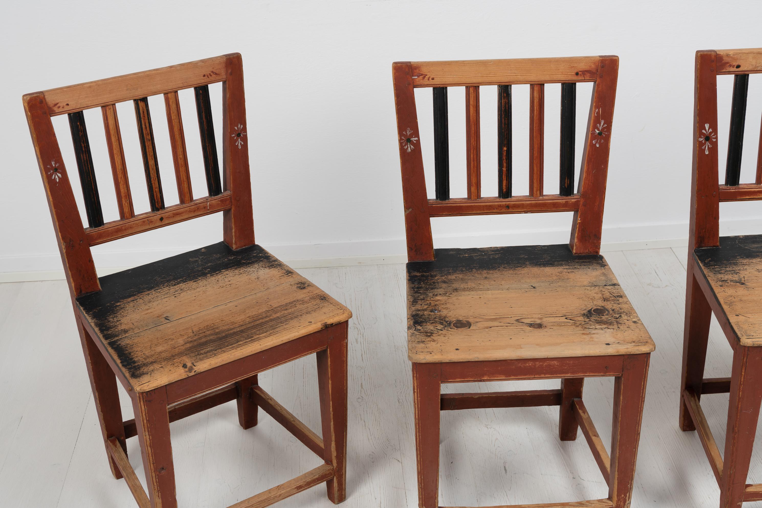Pine Set of 4 Swedish Folk Art Dining Room Chairs