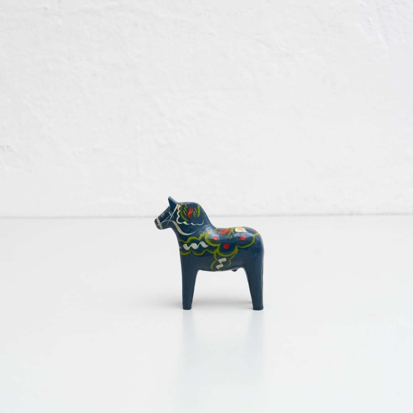 Set of 4 Swedish Folk Wooden Dala Horse Toys, circa 1960 For Sale 5