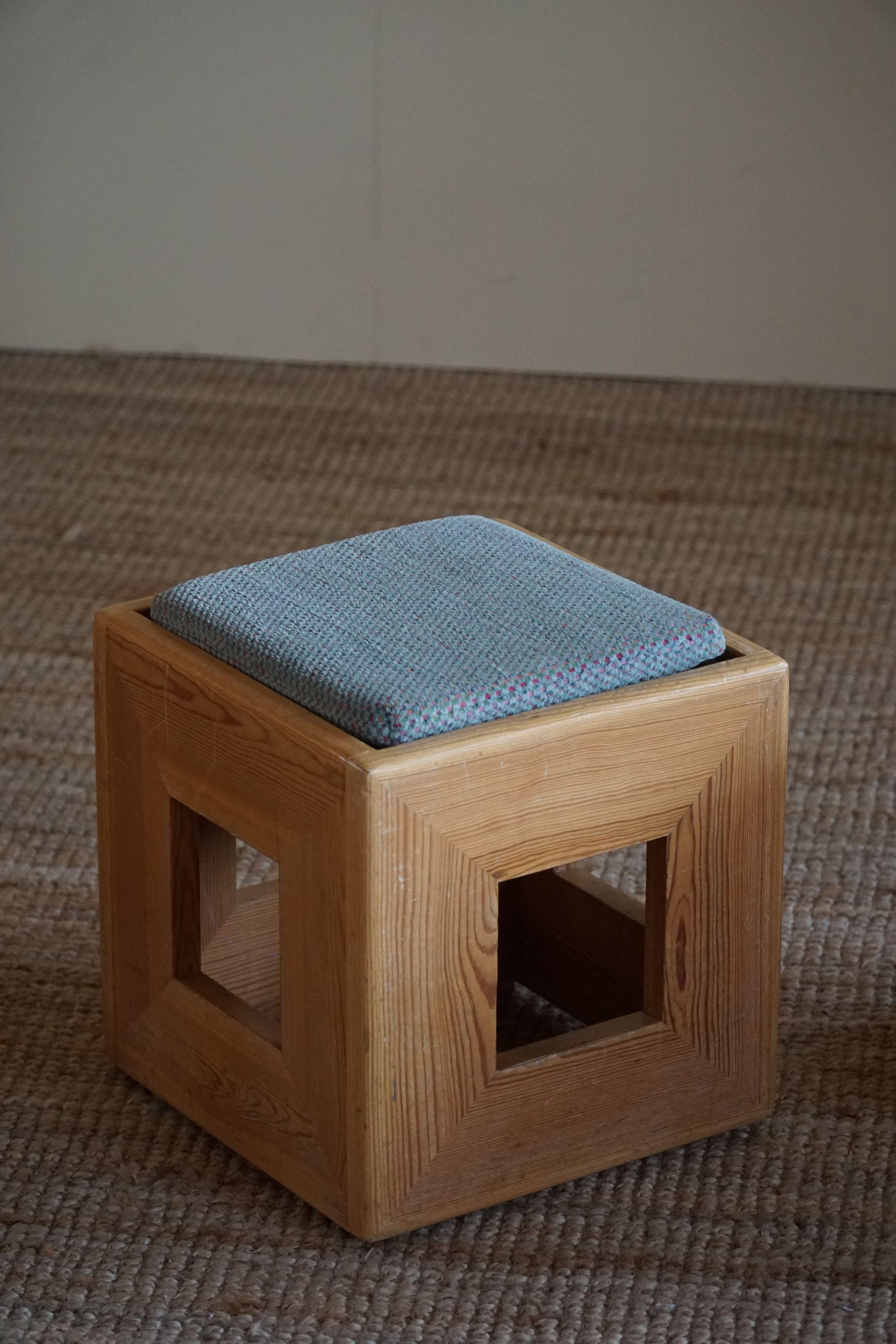 Set of 4 Swedish Mid Century Solid Cubic Pine Stools / Pedistals, Made in 1970s 7