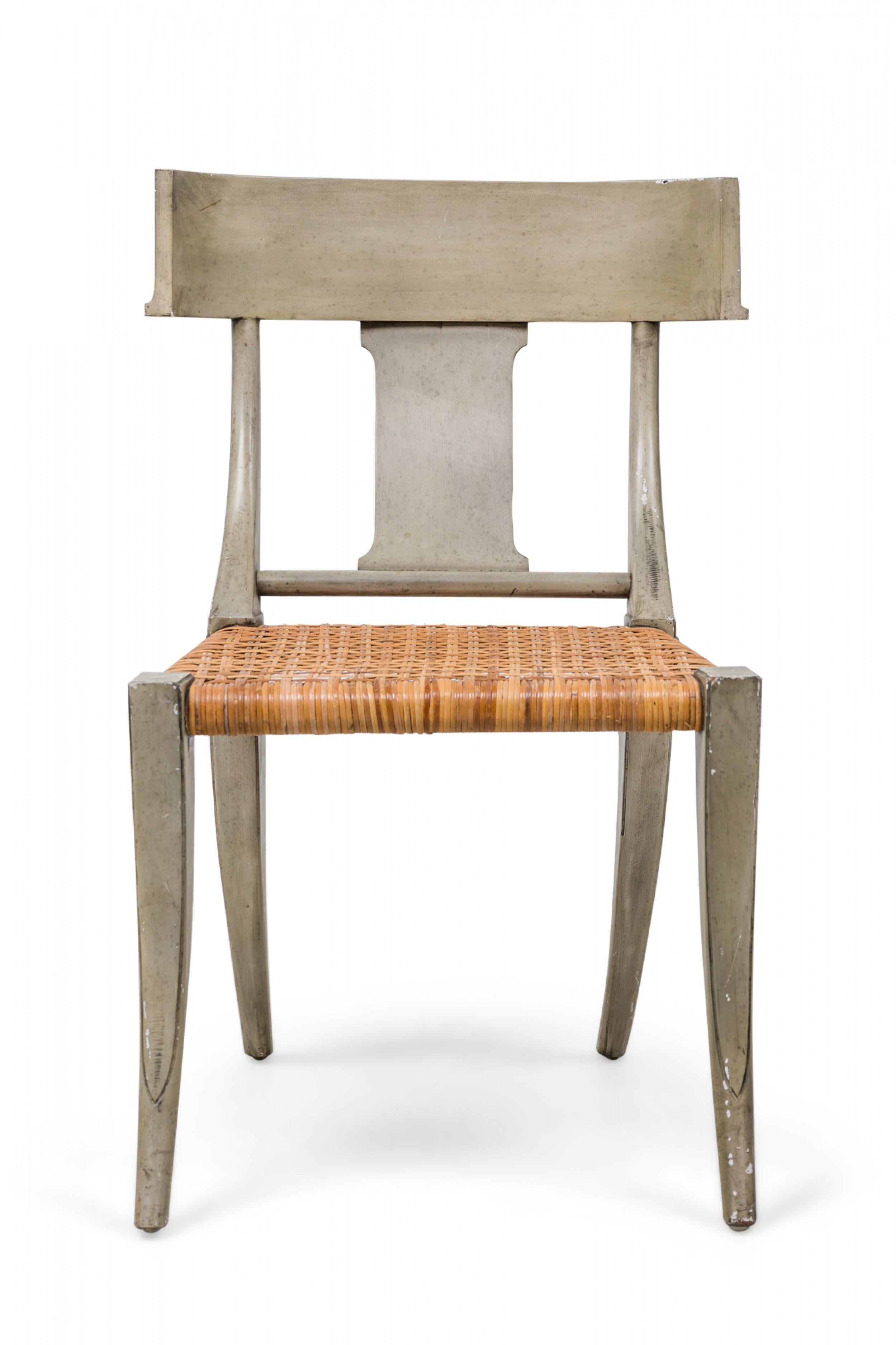 SET aus 4 Stühlen im schwedischen Neoklassik-Stil der Jahrhundertmitte, grau lackiert und mit Binsenbezug (PREIS IM SET)
